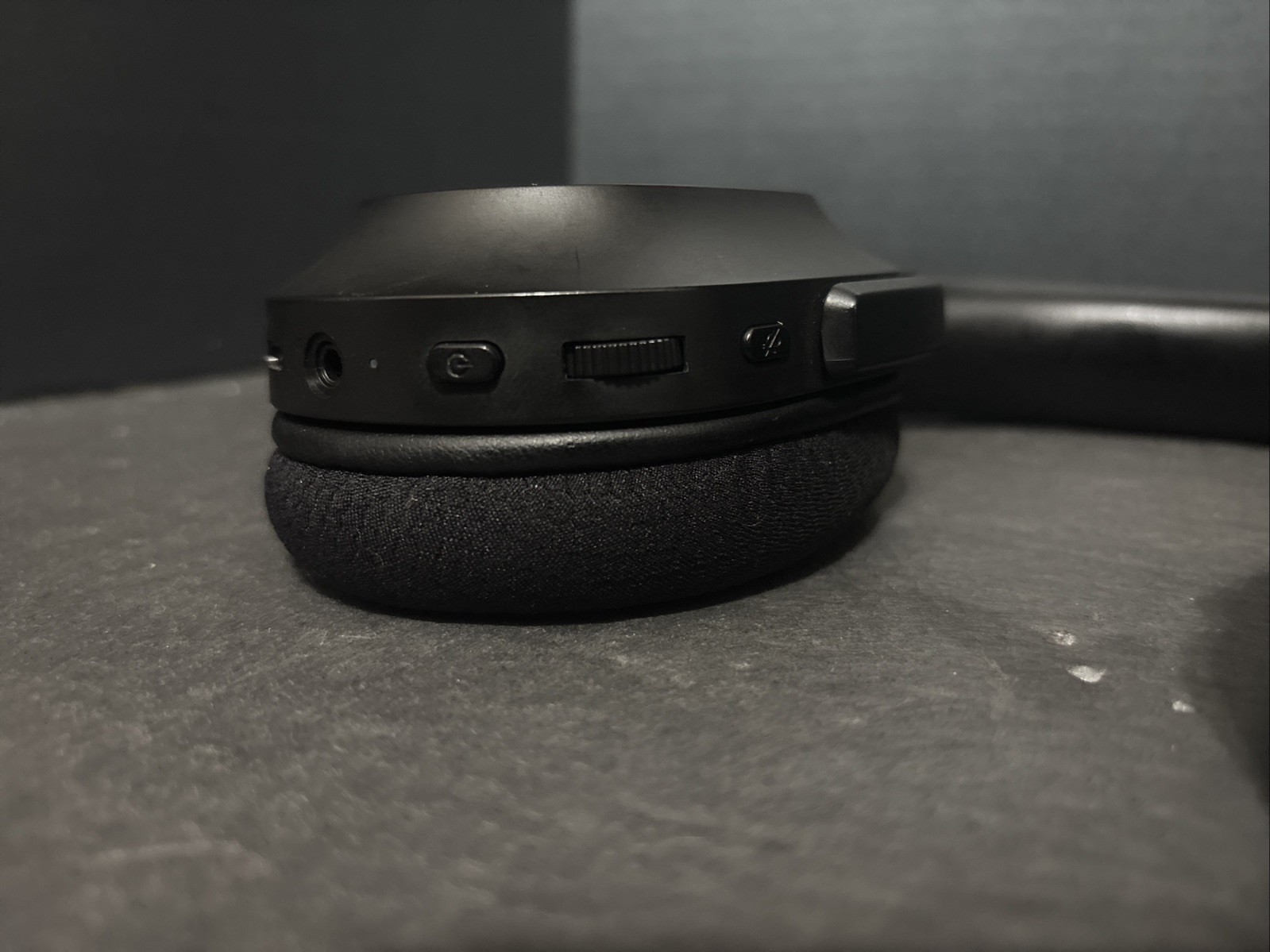 Razer Barracuda X Ear-Cup Headsets – Black (RZ04-0380) – Missing Dongle