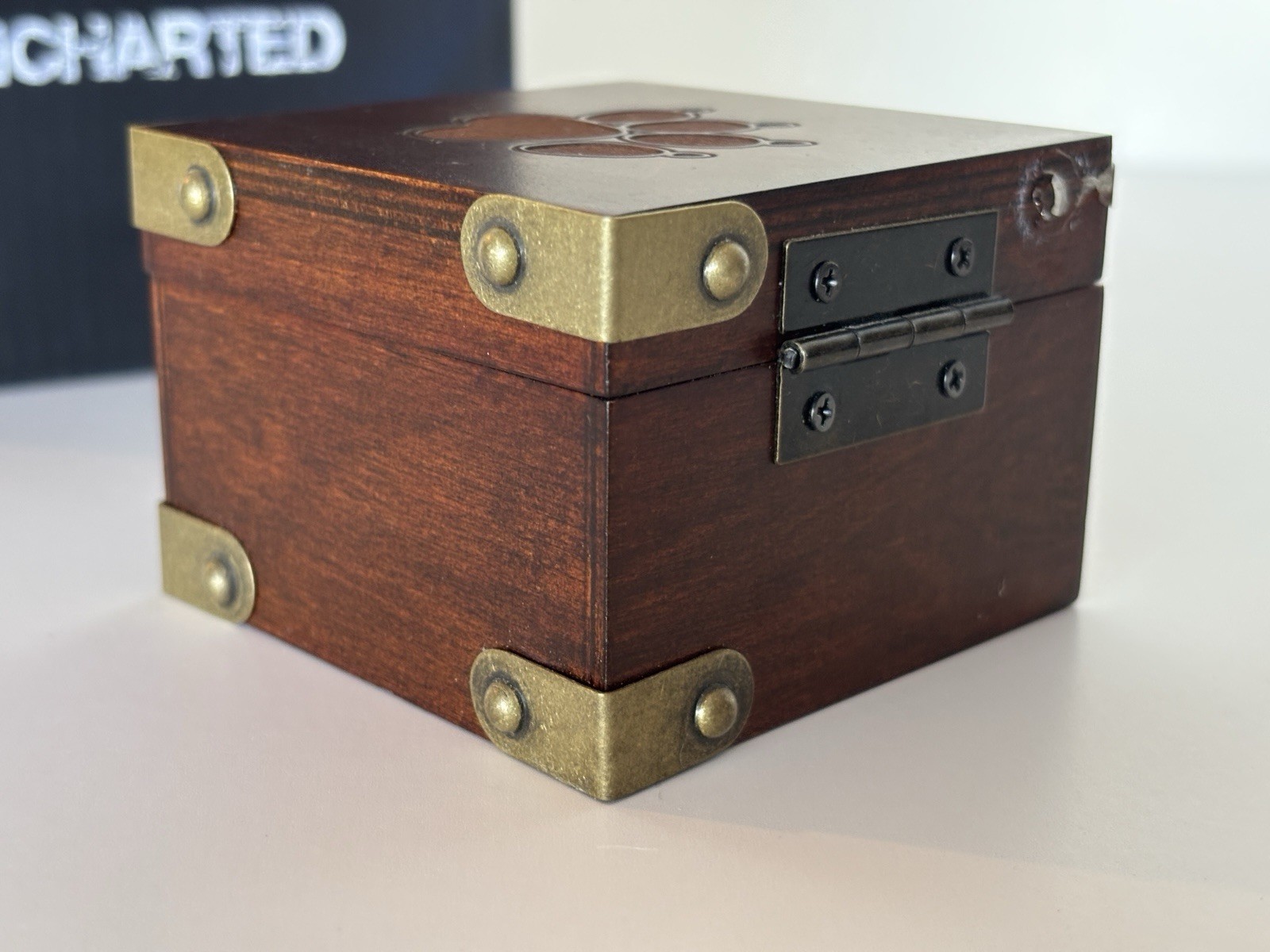 LIMITED UNCHARTED Nathan Drake Collectible Ring(415/1000) + FREE RARE Flashlight