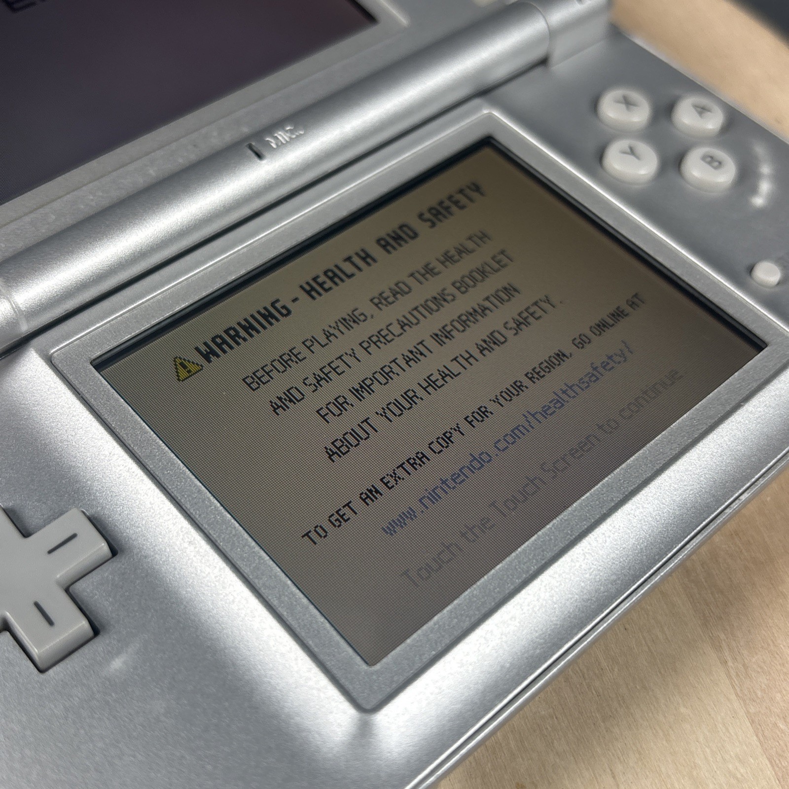 Nintendo DS Lite Silver Console USG-001 w/ Charger & Game – Working, with Defect