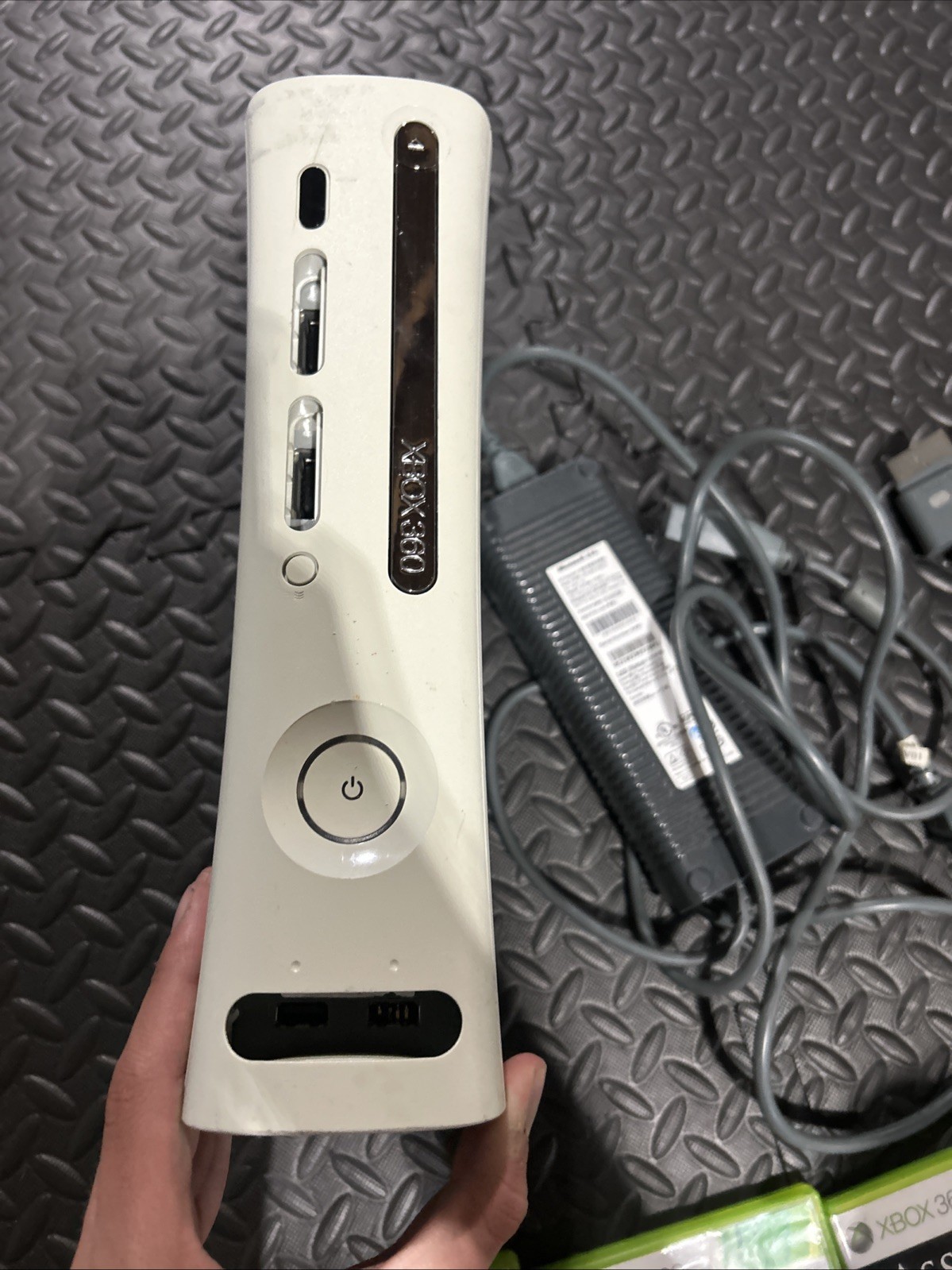 Xbox 360 With Cords And 5 Games!