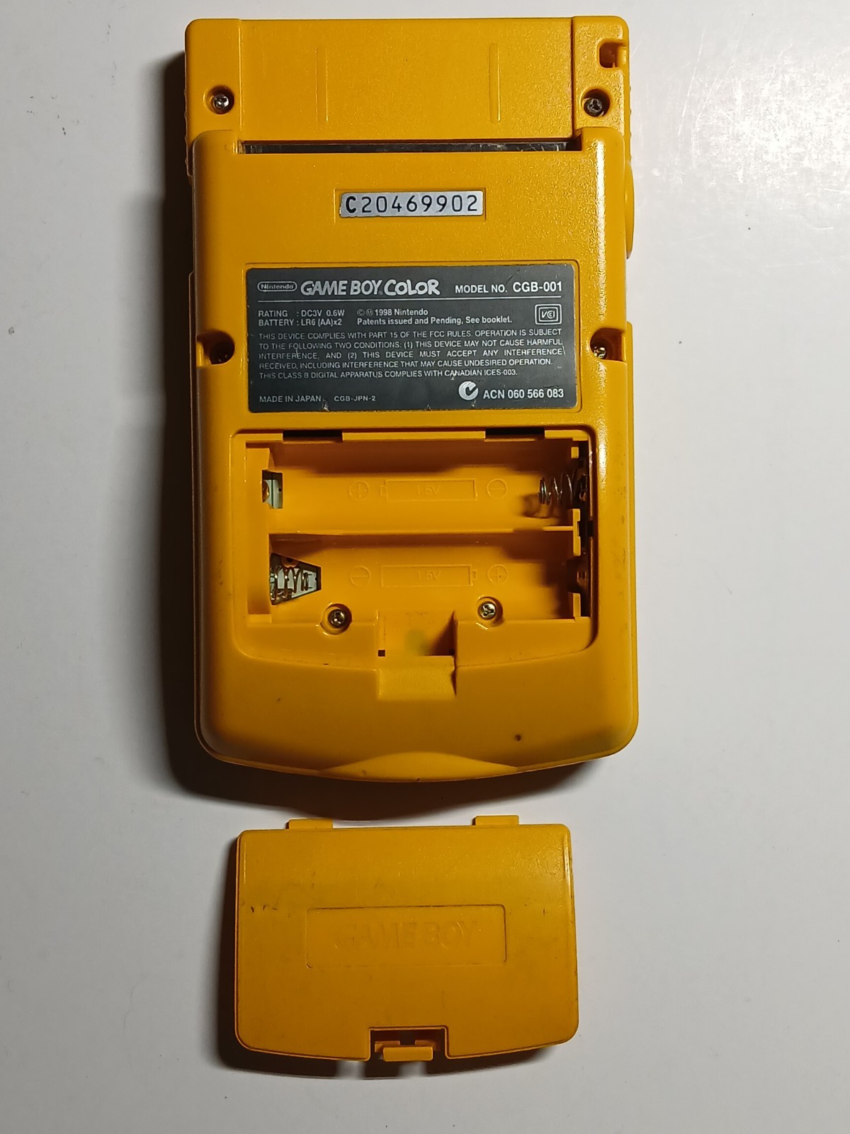 Nintendo Game Boy Color yellow GBC CGB-001 !!minor lens scuffs TESTED WORKING