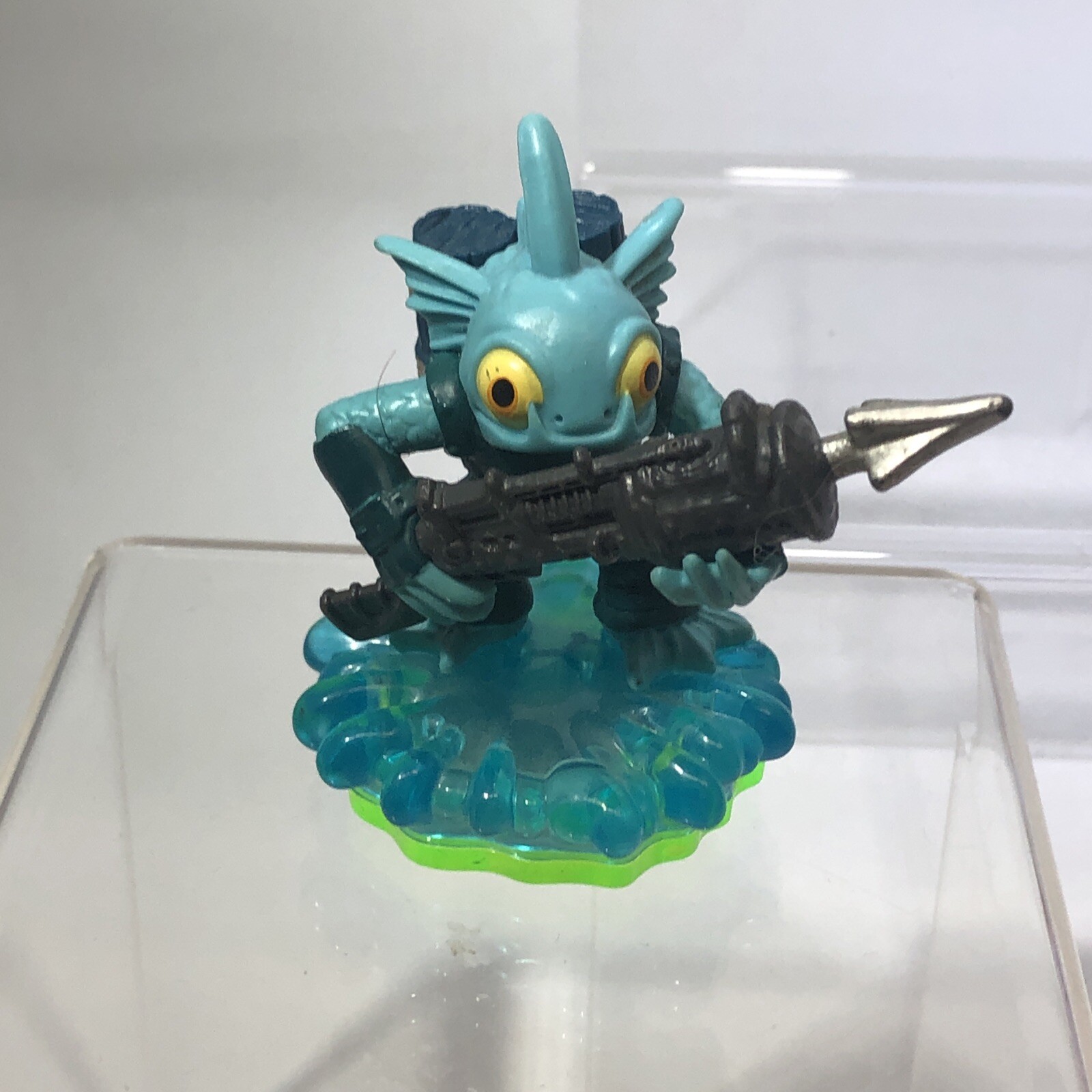Lot of 6 Skylanders Figures Eruptor, Stealth Elf, Cynder, Gill Grunt, & More
