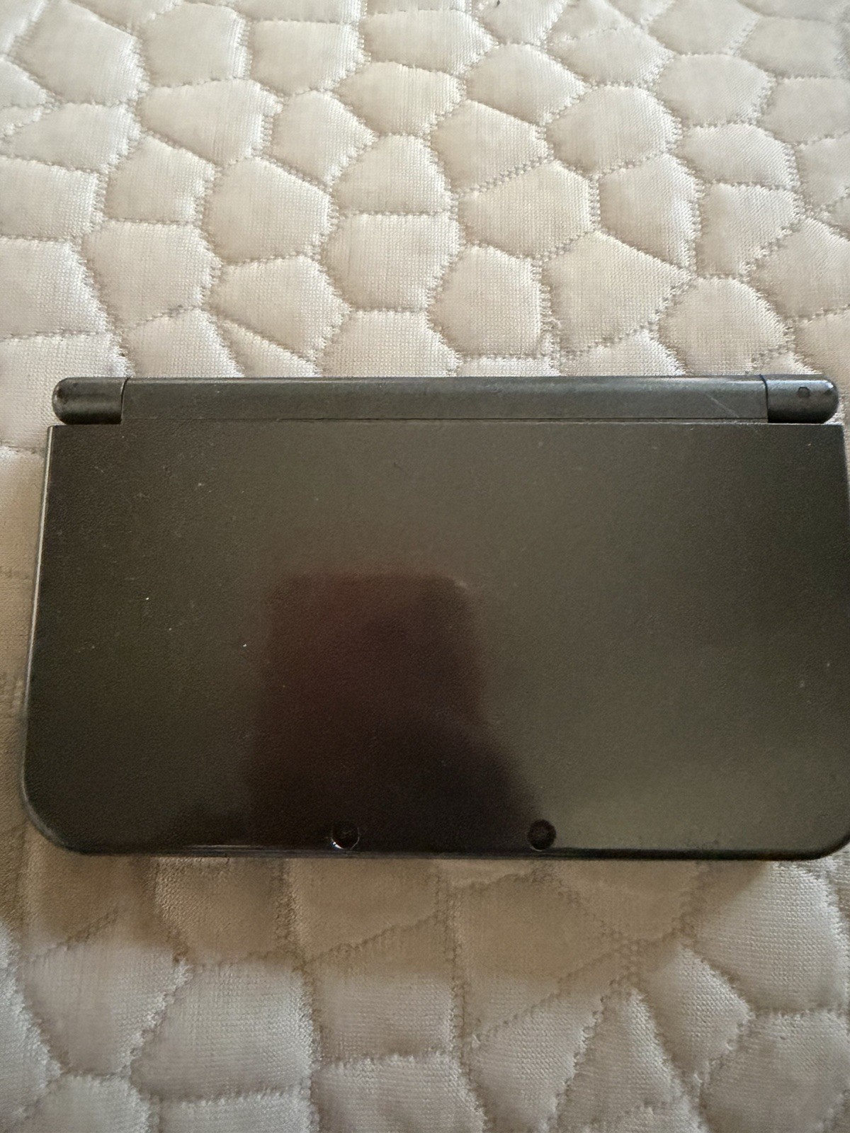 Nintendo New 3DS XL Handheld Gaming System Black Gray Good Shape w/ Charger