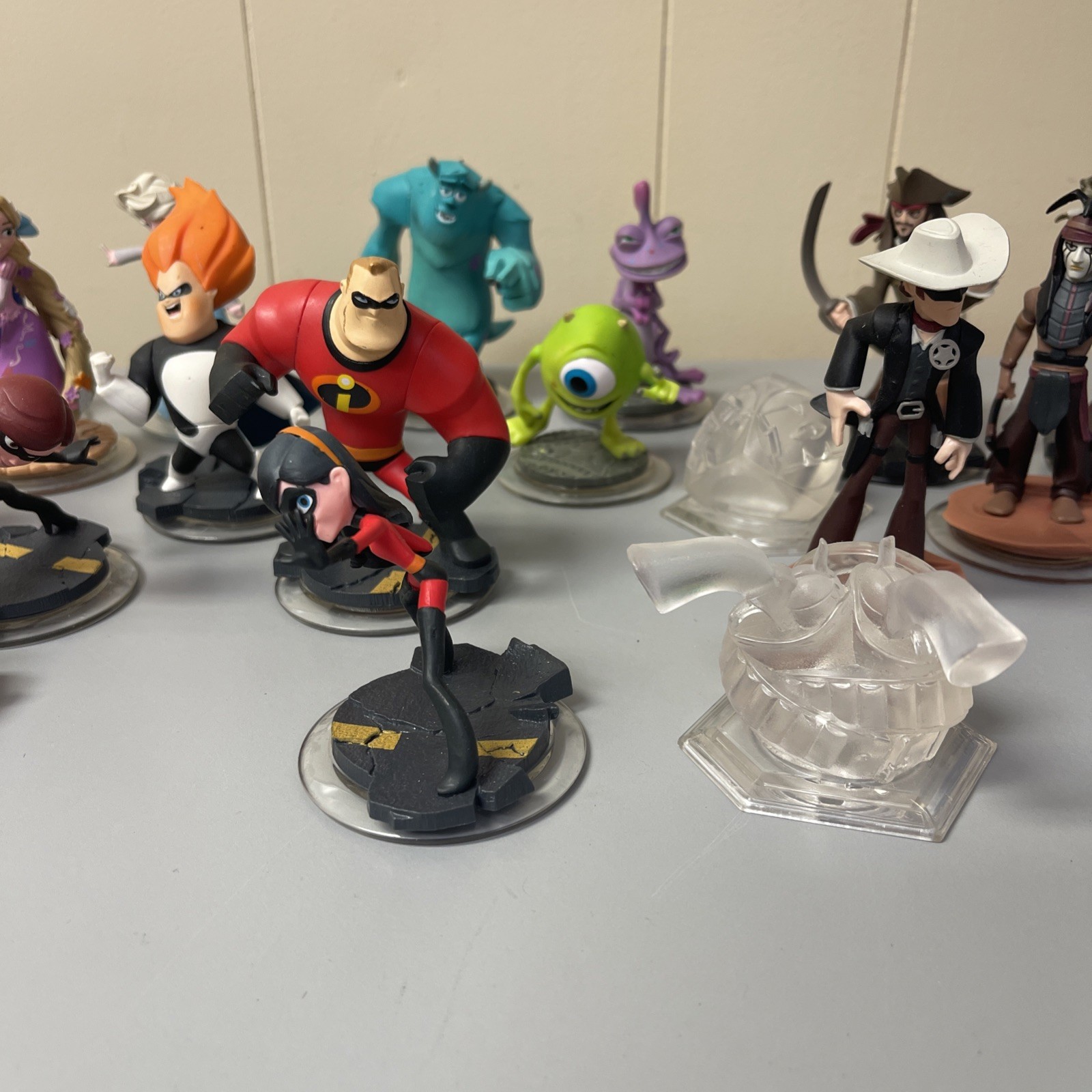 Disney Infinity 23 Character Lot Cars Frozen Incredibles Monsters Inc Pirates