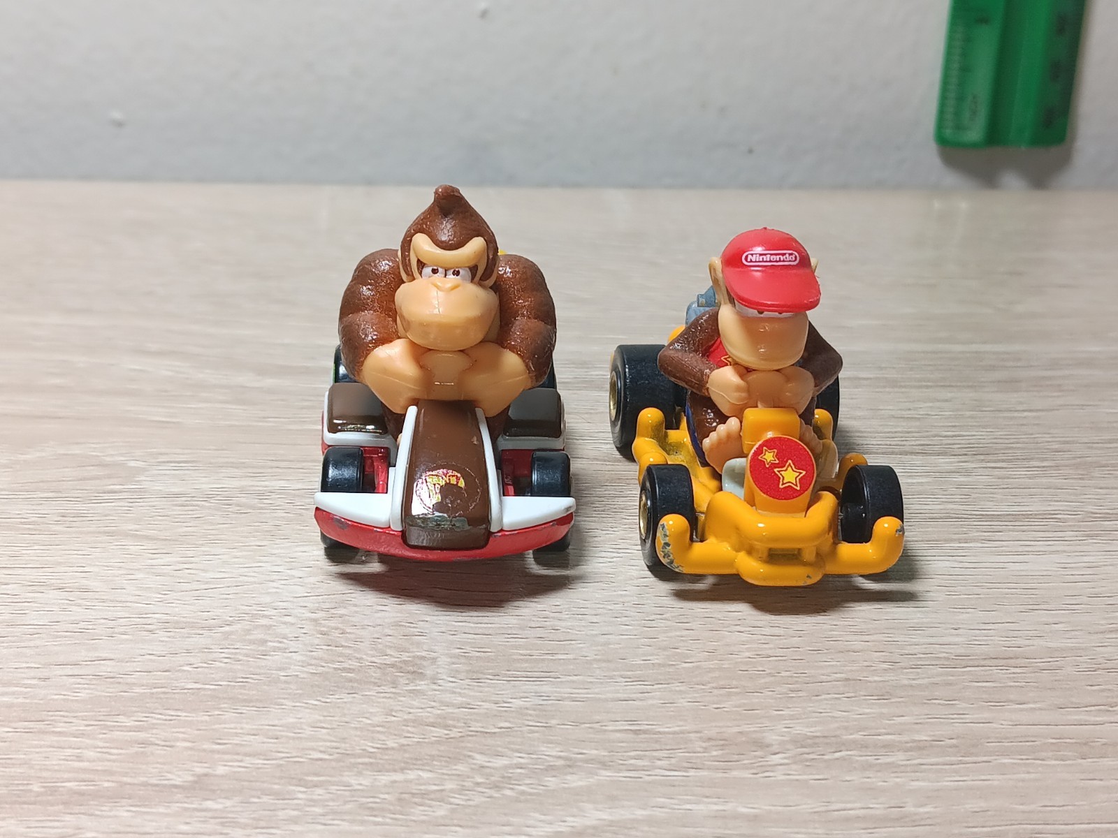 4-PK DIDDY KONG Super Mario Kart Hot Wheels Donkey Shy Guy Red Blue Pipe Frame