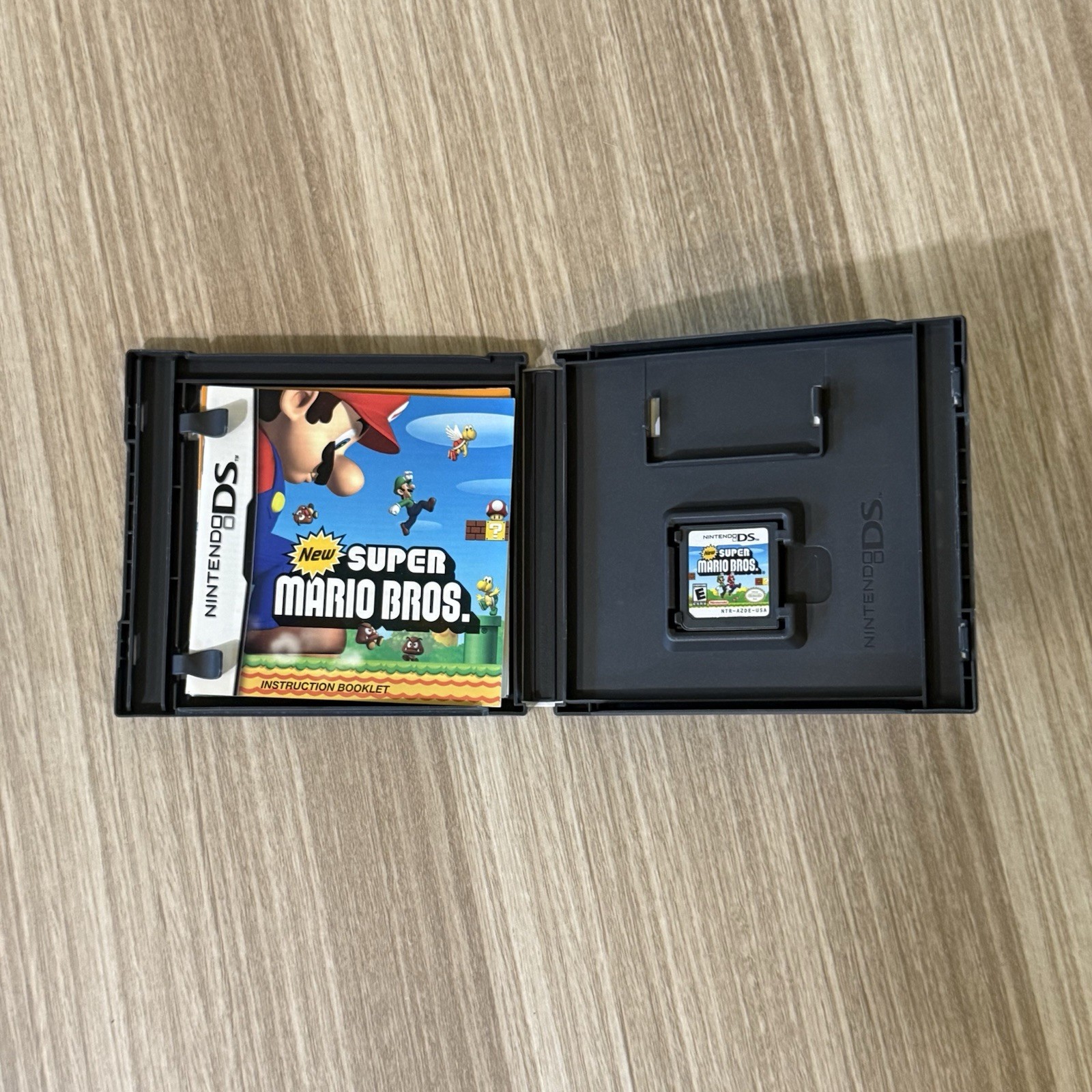 New Super Mario Bros. (2006, Nintendo DS) Complete In Box Tested Working