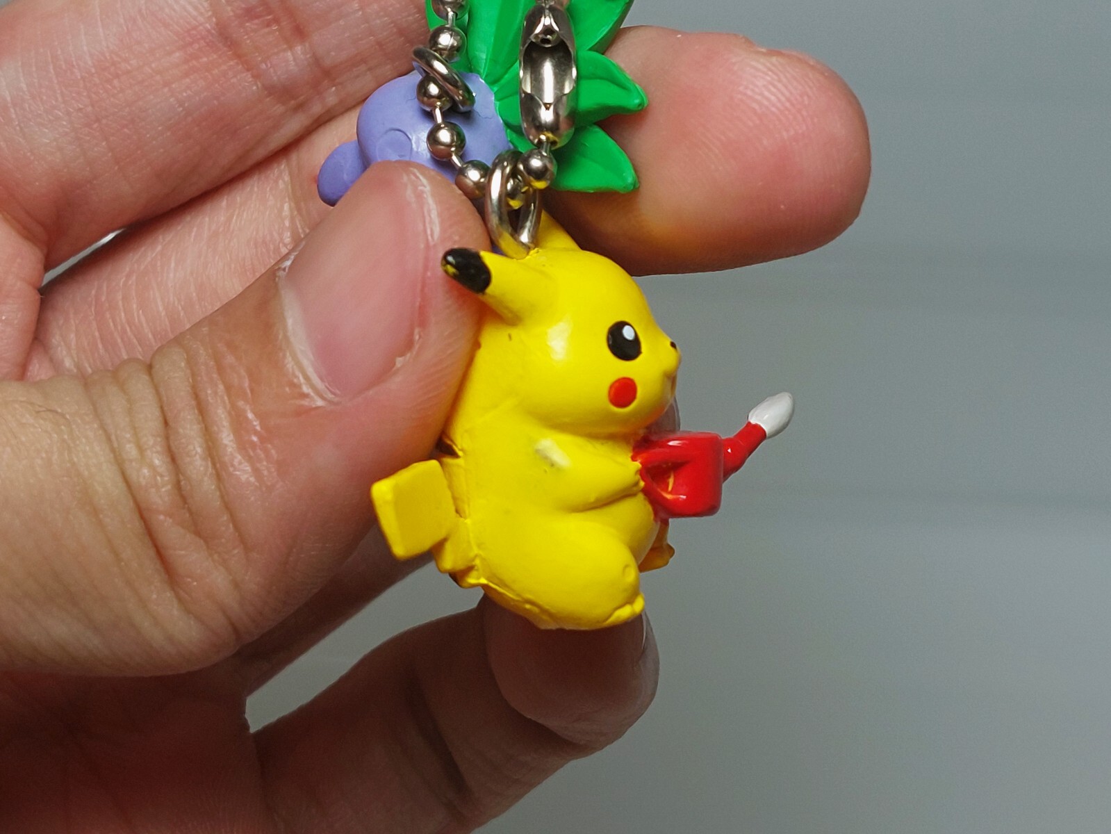Pikachu Oddish Pokemon Swing Keychain Figure Gashapon Bandai F02 0.9-1in