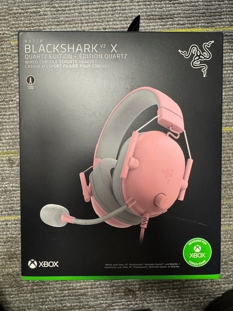 Razer BlackShark V2 X Wired Gaming Headset for Xbox, PC, PS5, PS4 in Quartz Pink