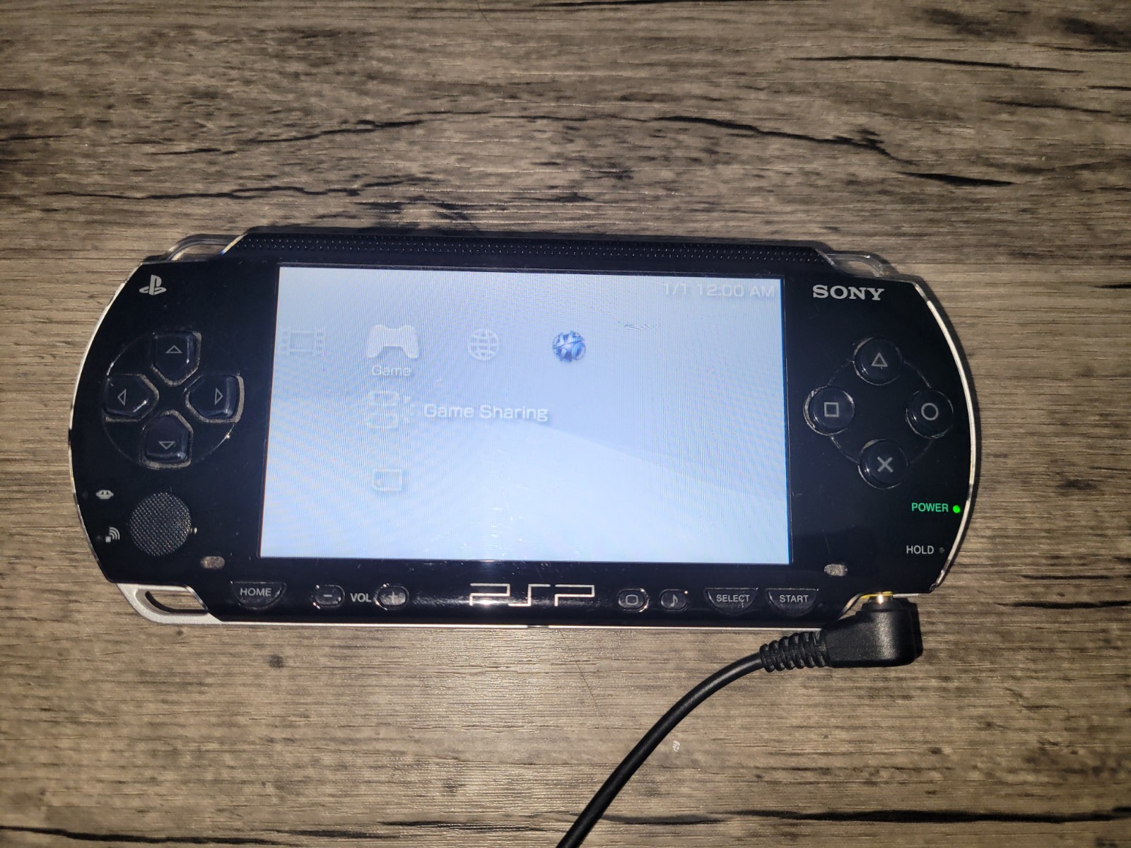 READ*Sony PSP-1001 Black Handheld Console Only – Works – No Battery or Charger