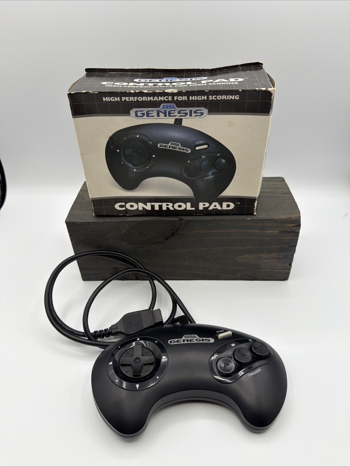 Sega Genesis 3 Button Control Pad Controller W/ Box MK-1650 UNTESTED Vintage