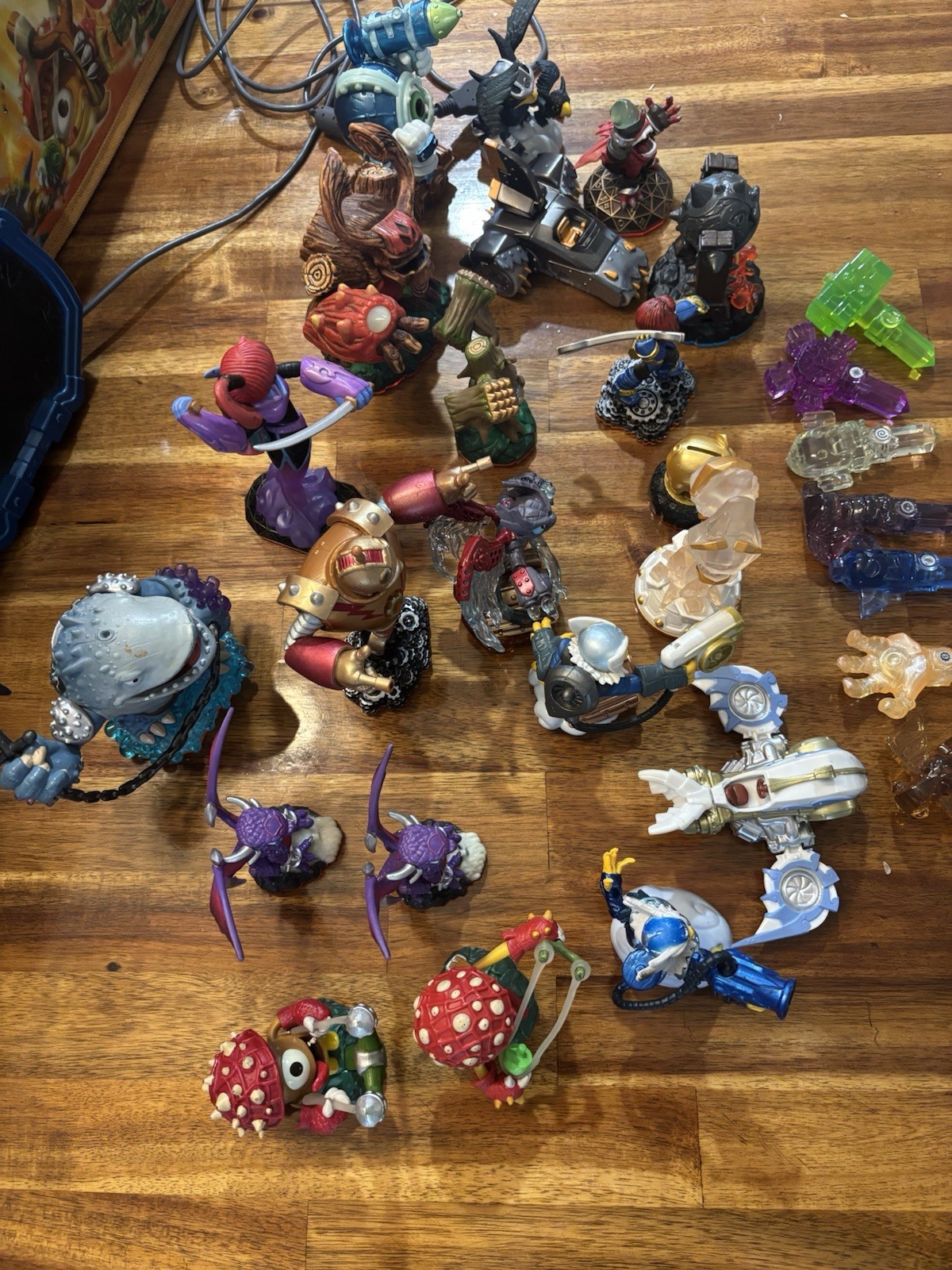 Huge Skylanders Lot – Figures, Traps, Portal, Case & Expansion