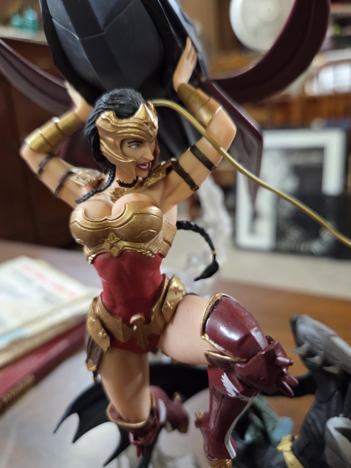 Batman and Wonder Woman Injustice: Gods Among Us Collector’s Edition Statue