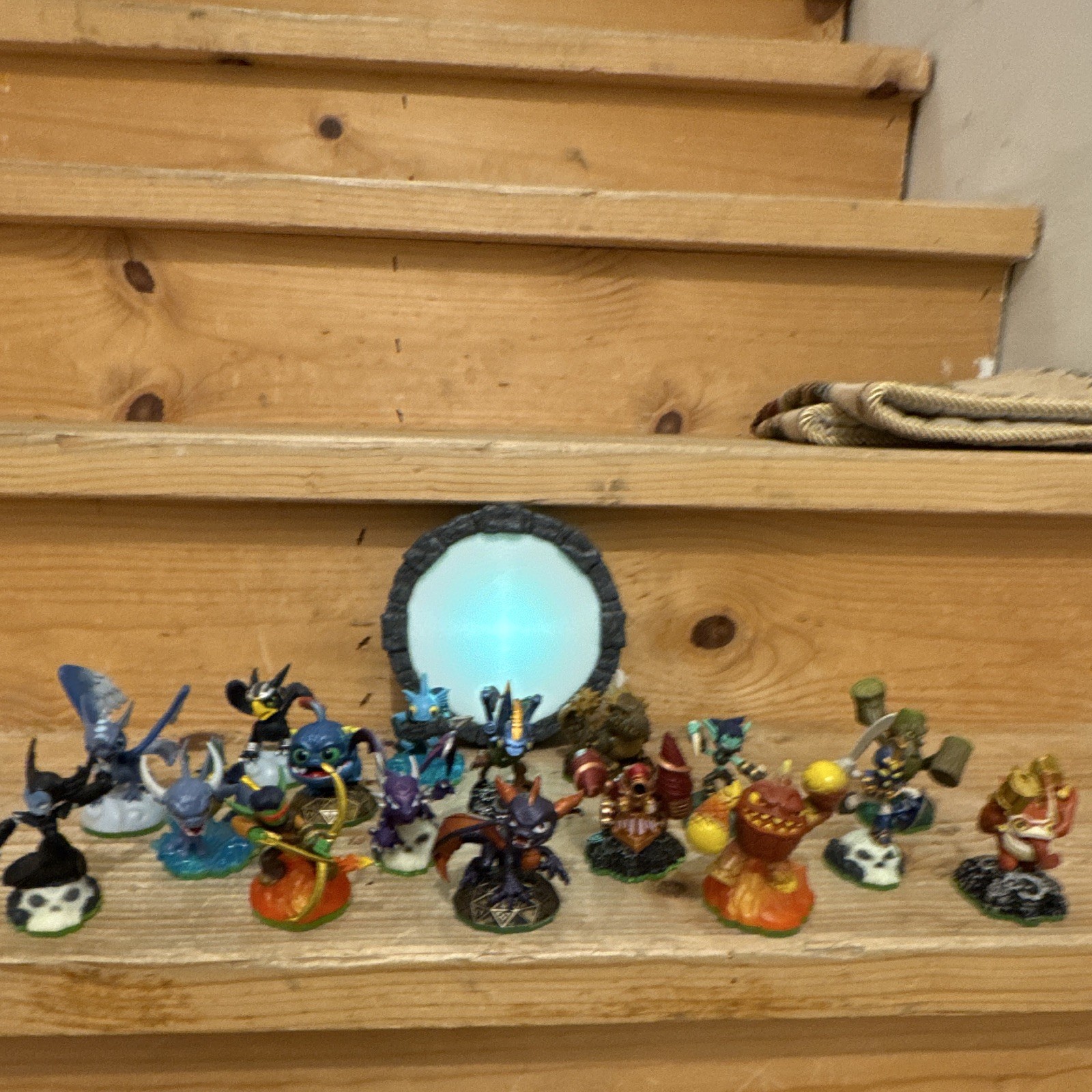 Skylanders Spyro Character Figure Lot w/ Light Up Portal of Power Base