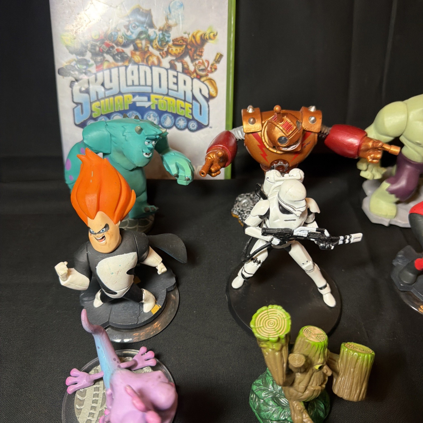 Skylanders Mixed Lot Of 35 Action Figure Toys+vehicles+2 Xbox Game DVDs