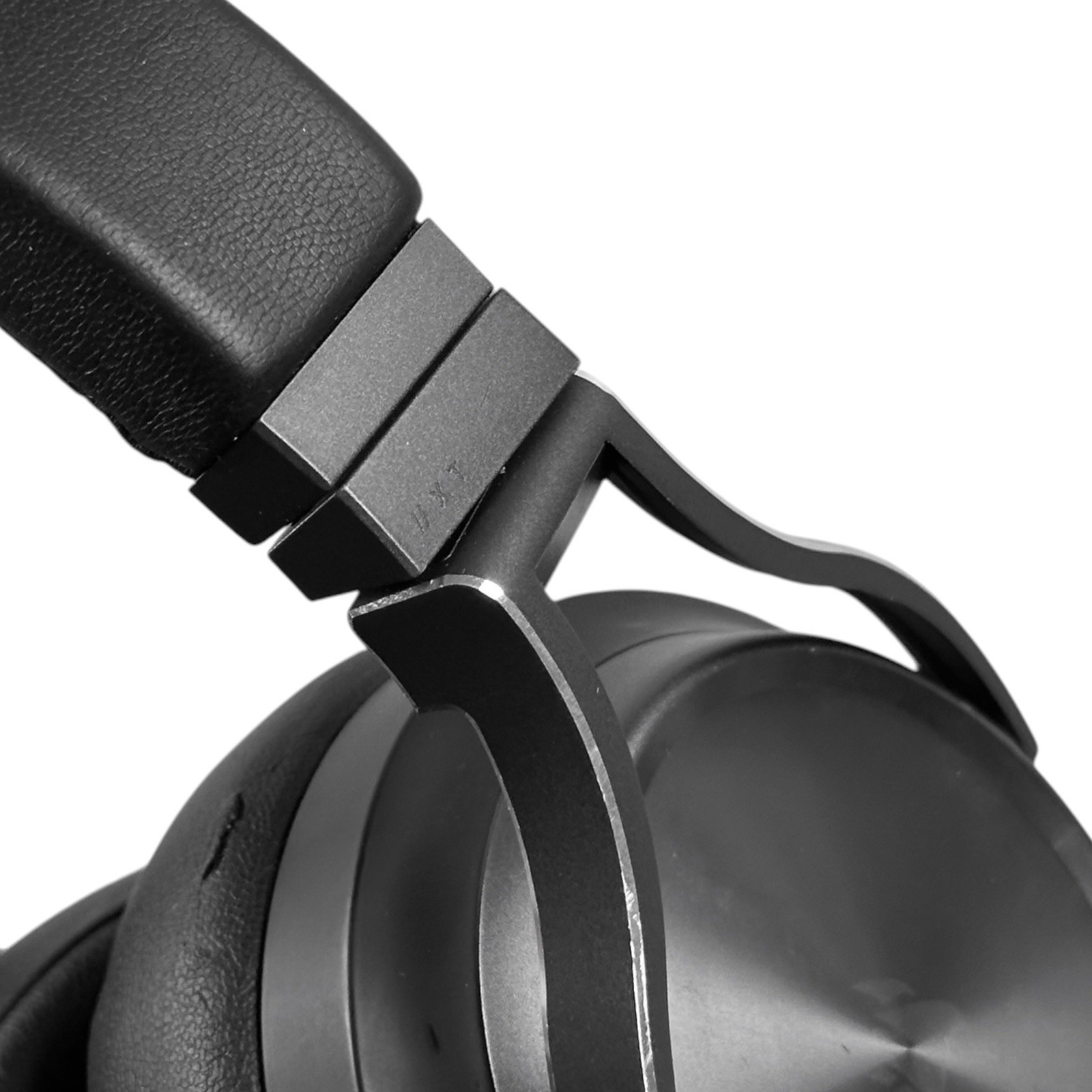 Corsair Virtuoso RGB Wireless Gaming Headset (HEADSET ONLY/READ)