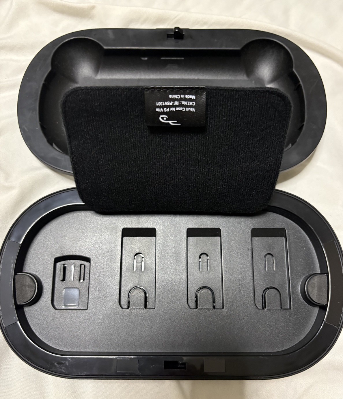 Sony • Playstation • PS Vita • Hard Shell Vault Carrying Case Rare Hard To Find