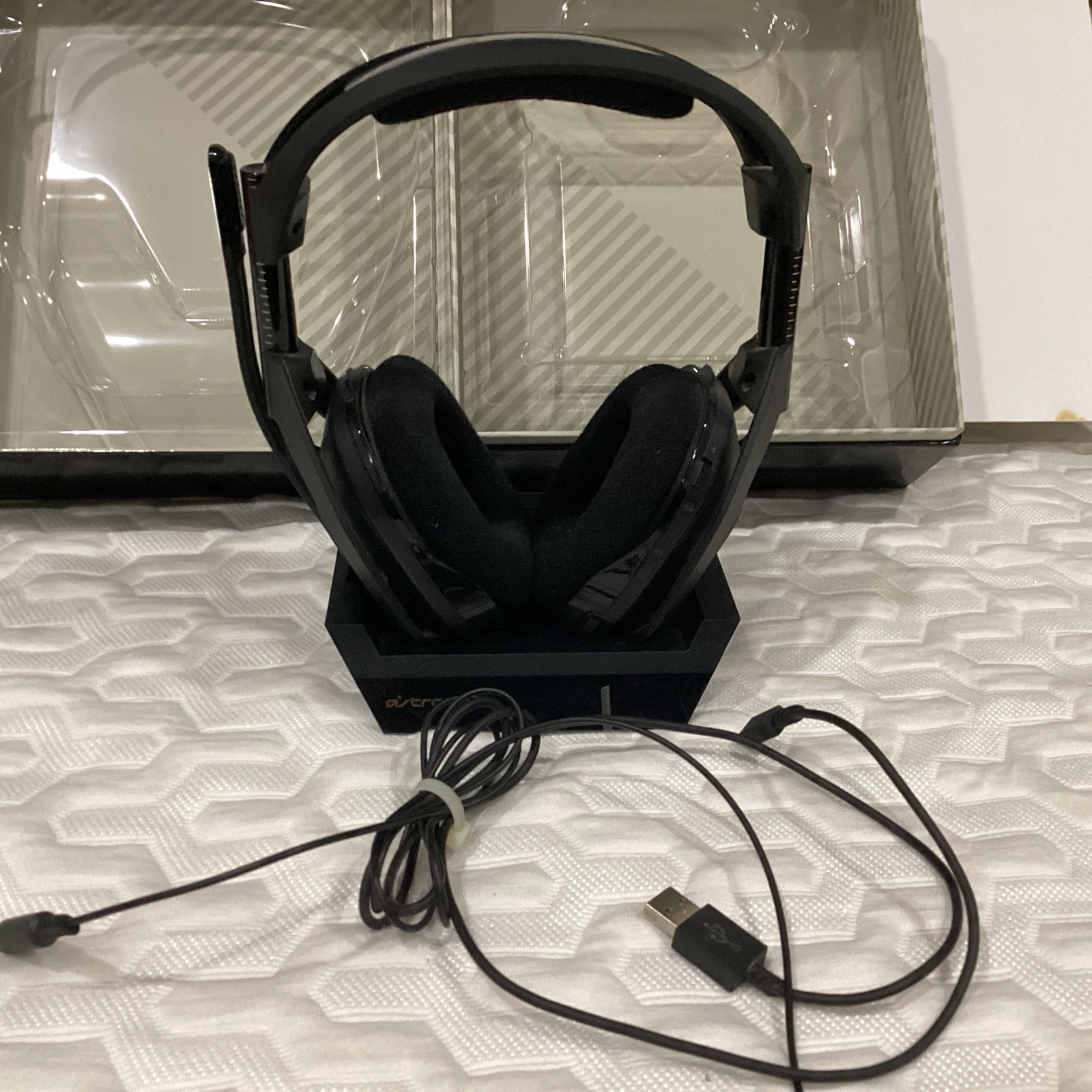 XBOX Astro A50 Wireless Headset + Base Station – with original box