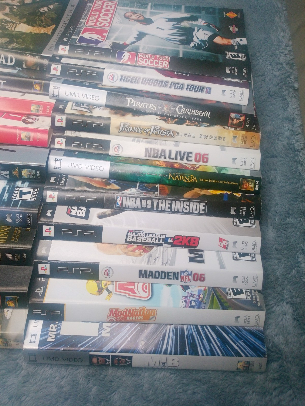 Lot of 20 Sony PSP Cover Art Inserts – Original/Authentic – Free Shipping!