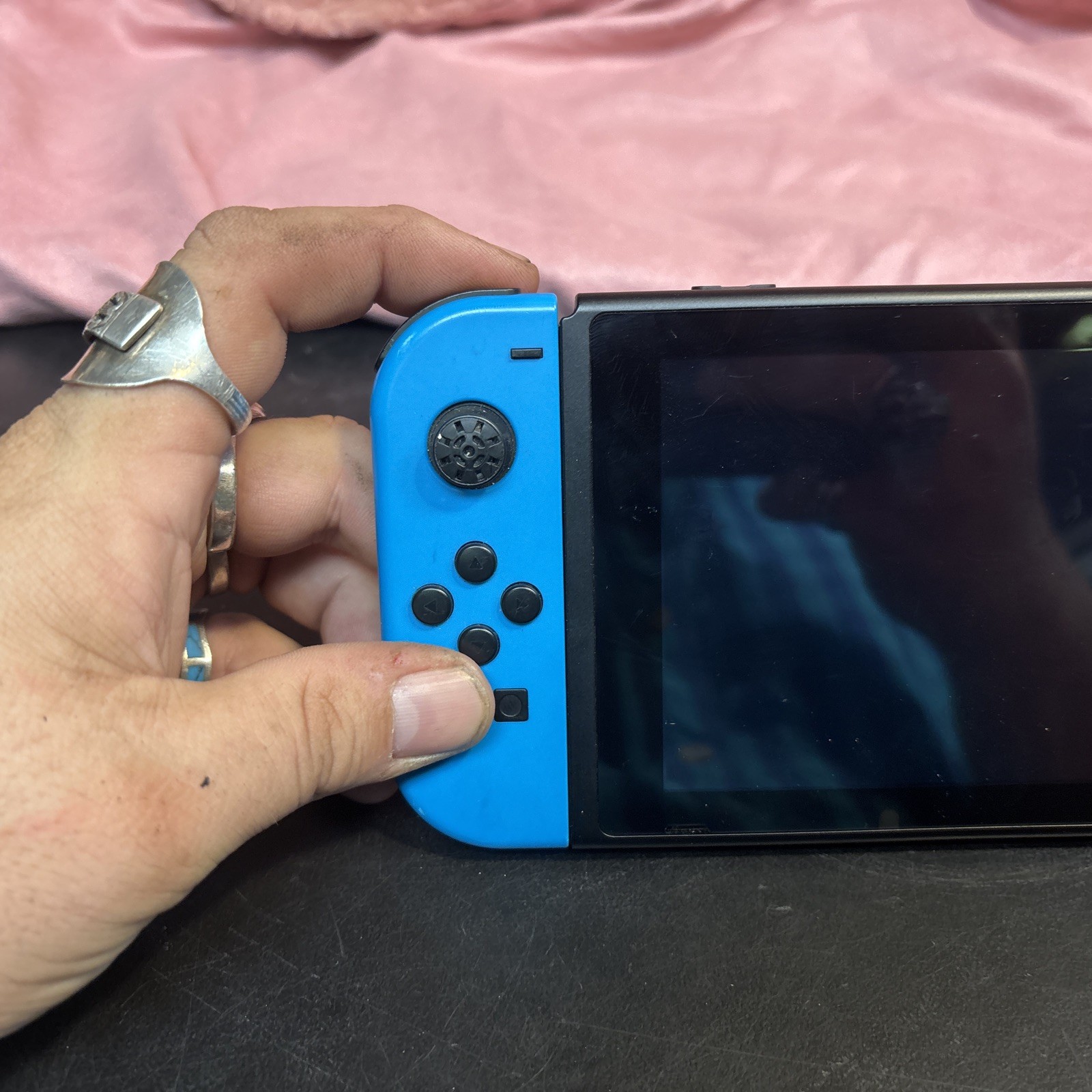Nintendo Switch Console Neon Red/Blue Joy-Con Handheld 32GB 1080p Wi-Fi USB-C