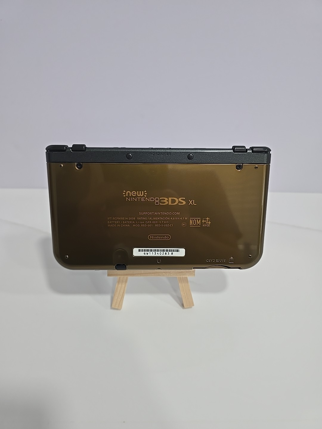 Nintendo New 3DS XL Hyrule Gold Edition Handheld System CIB w/ AR Cards & Manual