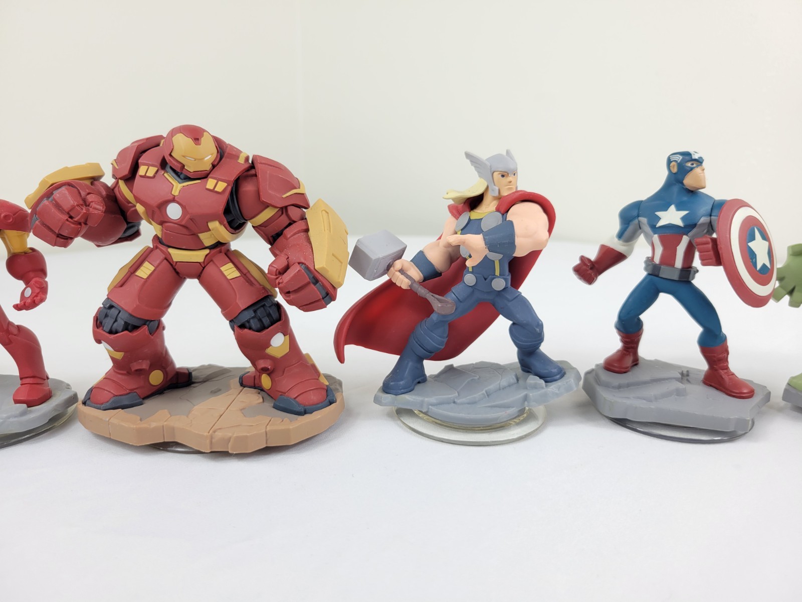 Disney Infinity 2.0 Edition Venom Thor Iron Man Hulk Captain America Lot of 7