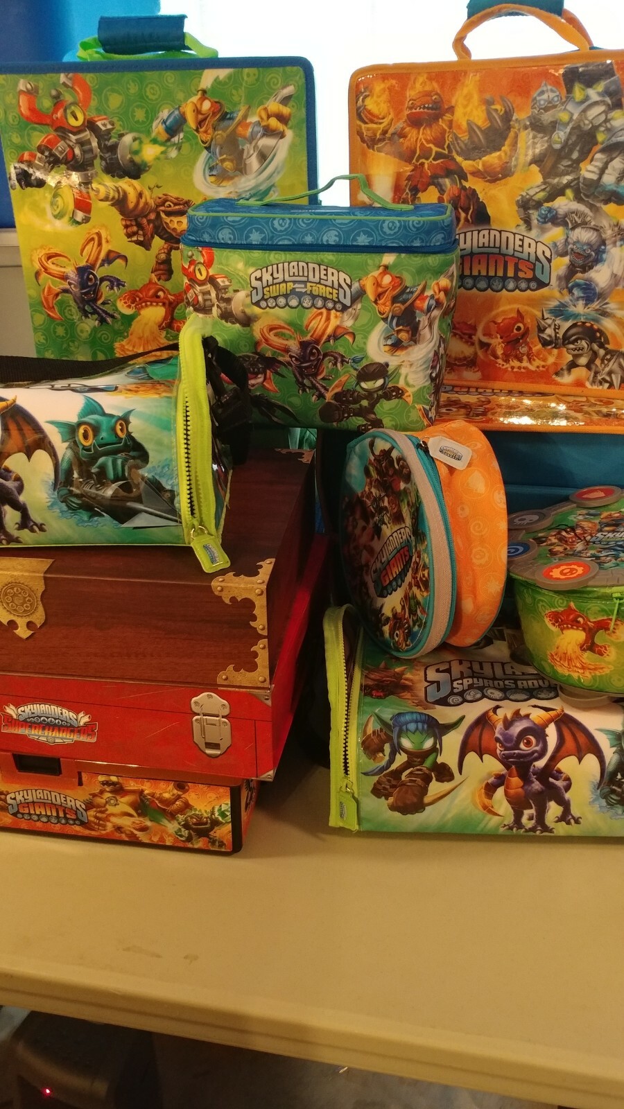 SKYLANDERS Carrying Cases, Display Totes, Bags, Storage Boxes, and more! B4G1 🎼