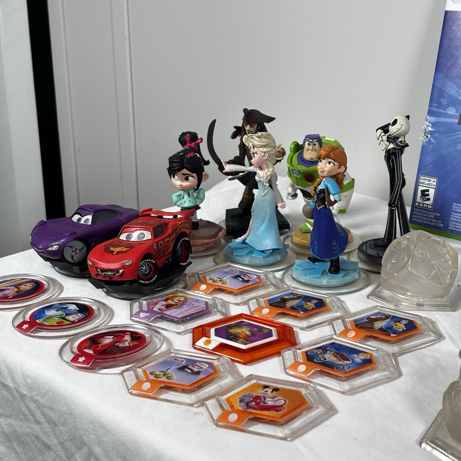 Disney Infinity Xbox 360 Mega Bundle – 32 Figures, 1.0, 2.0 & 3.0, Portal, Games