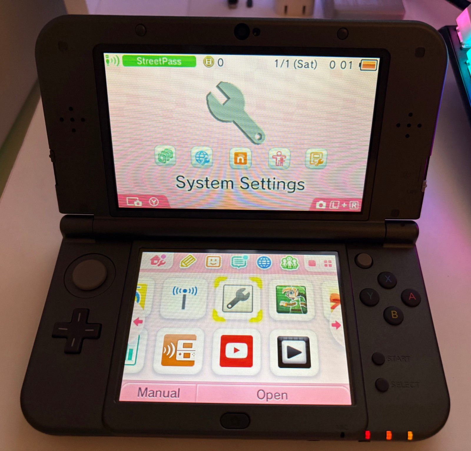 Nintendo New 3DS XL Handheld System Hyrule Edition Complete in Box Zelda Gold