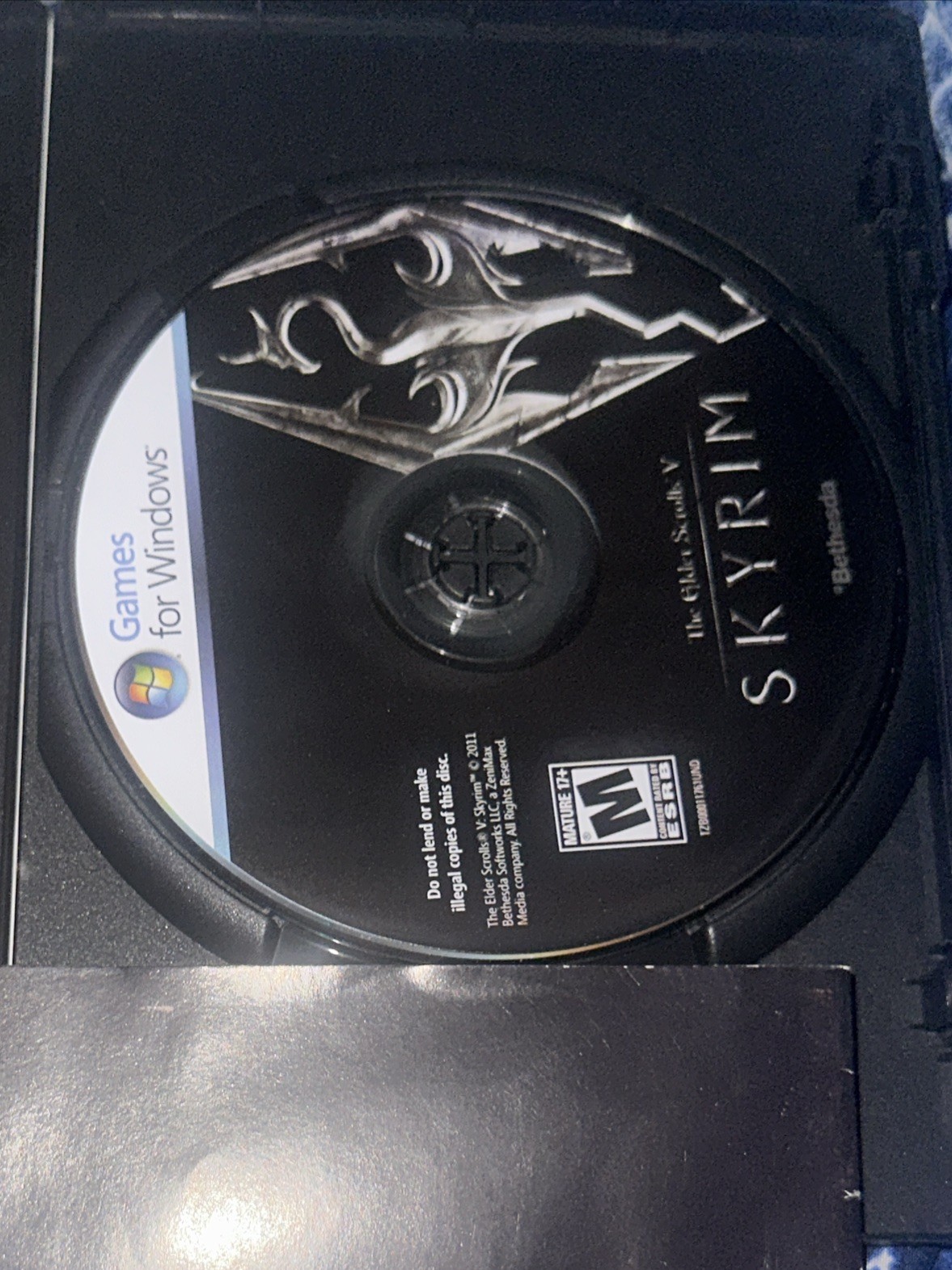Elder Scrolls V: Skyrim W/ Manual & Map plays NOT SURE IF CODE WORKS FOR DISPLAY