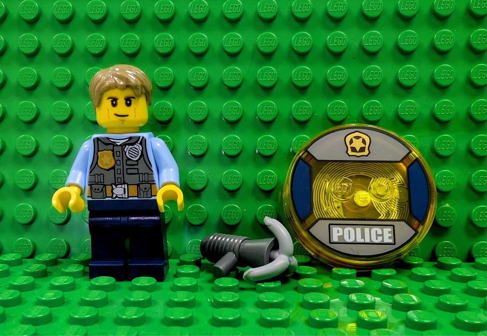 LEGO Dimensions- Chase McCain Minifig, Toy Tag & Weapon (Lego # 71266), no box