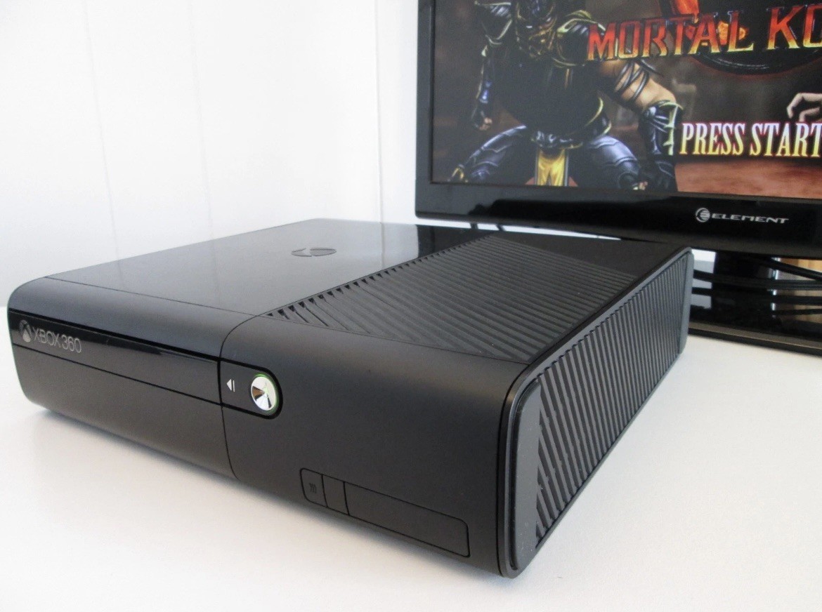 Xbox 360 E 250GB Console with Controller/Kinect/All cords/5 Games/Serviced/Nice!