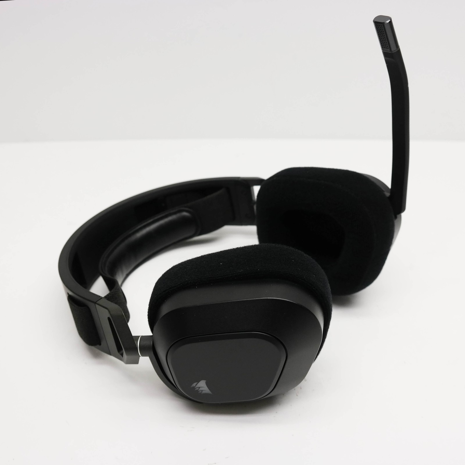Corsair HS80 RGB Wireless Multiplatform Gaming Headset PC Mac PS5 PS4 ISSUE