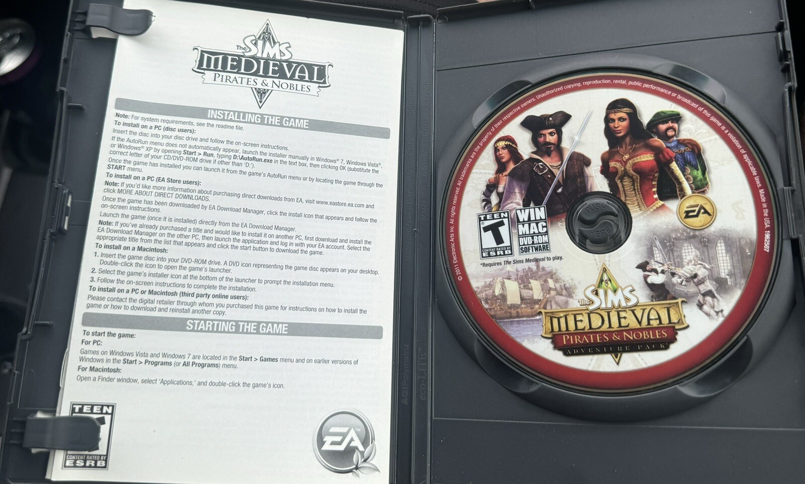 Sims Medieval: Pirates & Nobles (Windows/Mac DVD-Rom, 2011)
