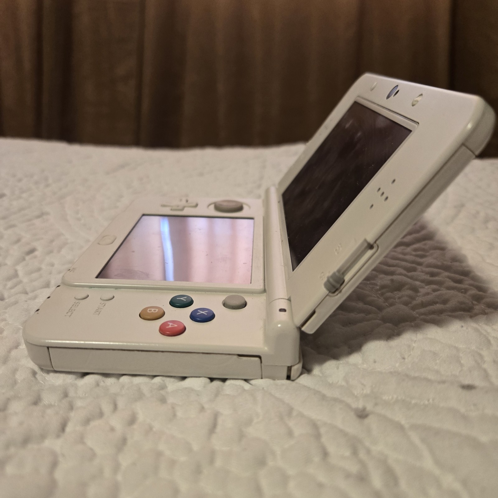 Nintendo New 3DS Super Mario Edition Handheld System – White TESTED No Stylus