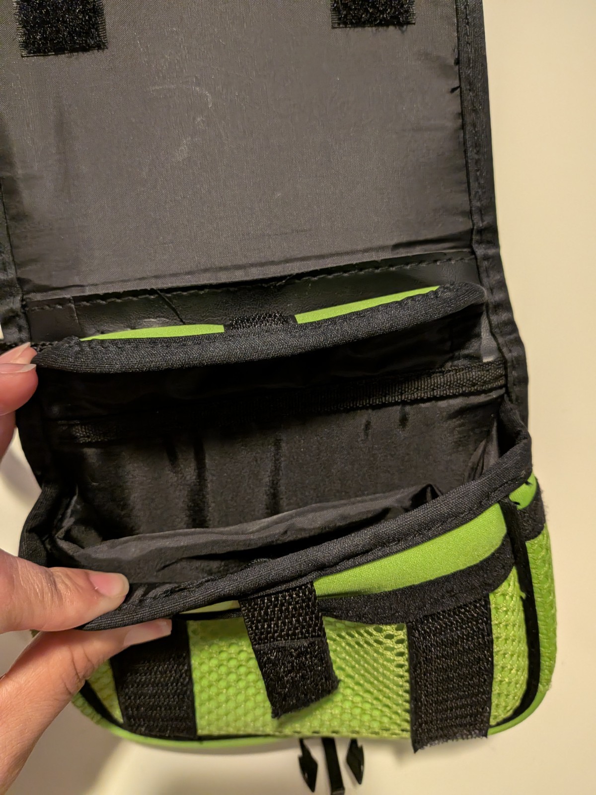 Case it GAME Padded Carrying Case for Nintendo DS Console, Green/Black