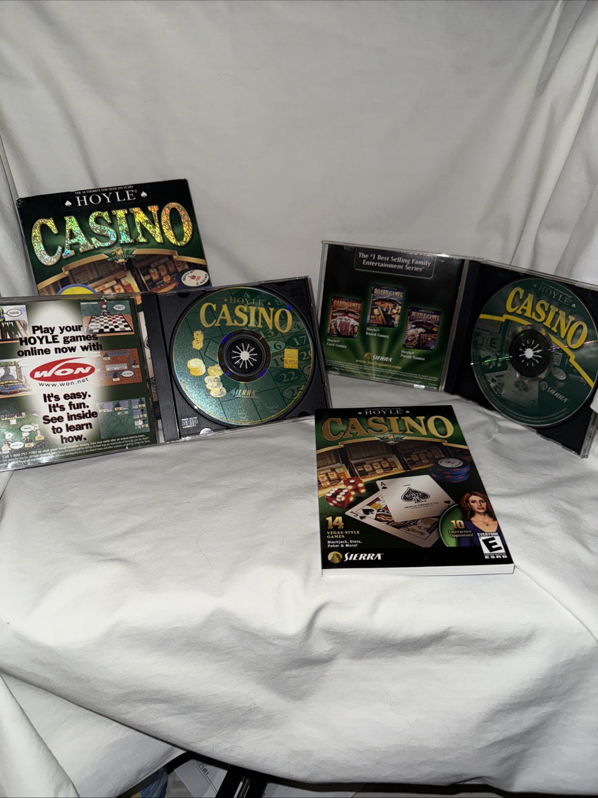 Hoyle Puzzle & Board Games CD-ROM PC 15 Games Windows 95/98/2000Me/XP A1