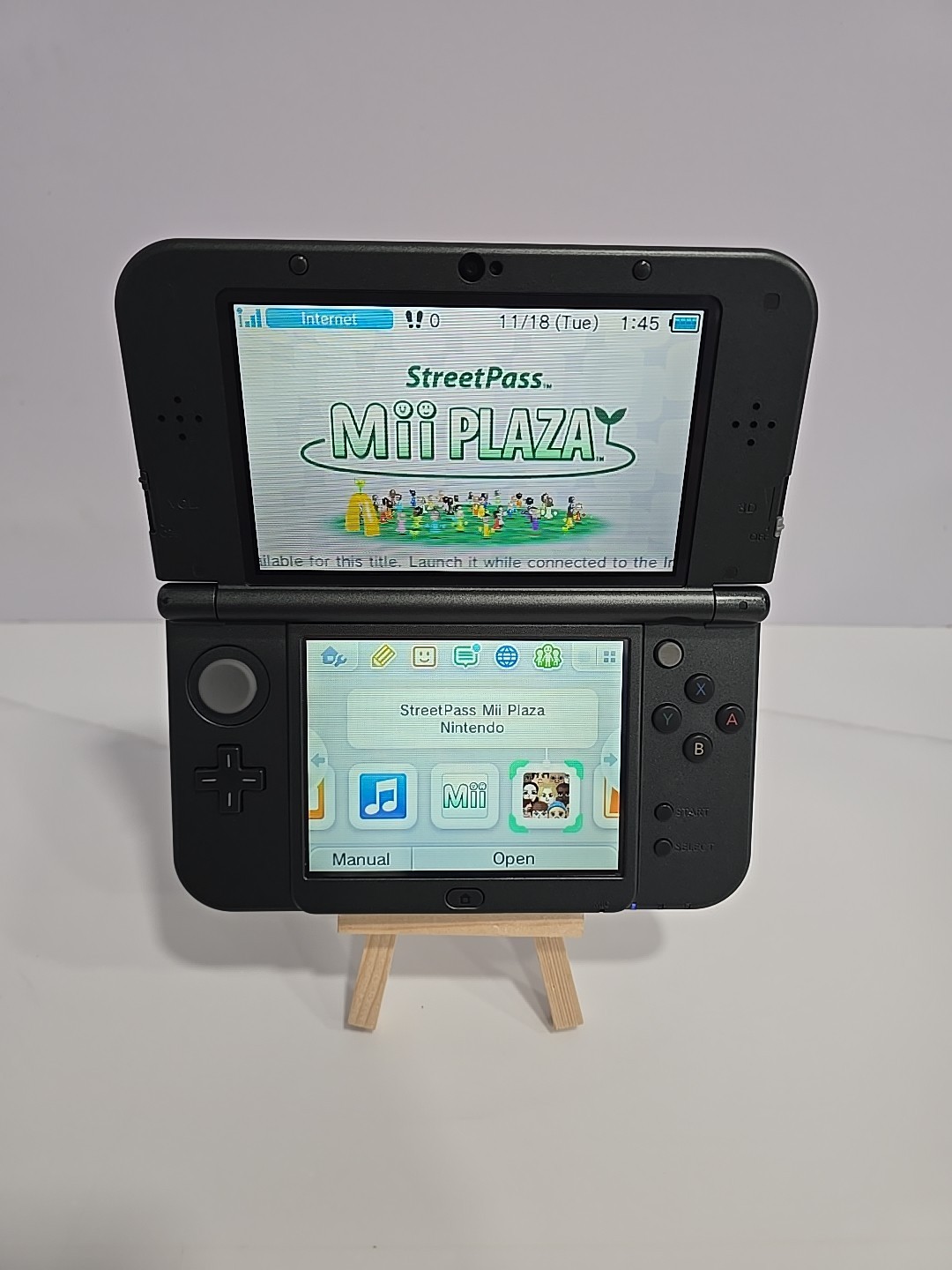 Nintendo New 3DS XL Hyrule Gold Edition Handheld System CIB w/ AR Cards & Manual