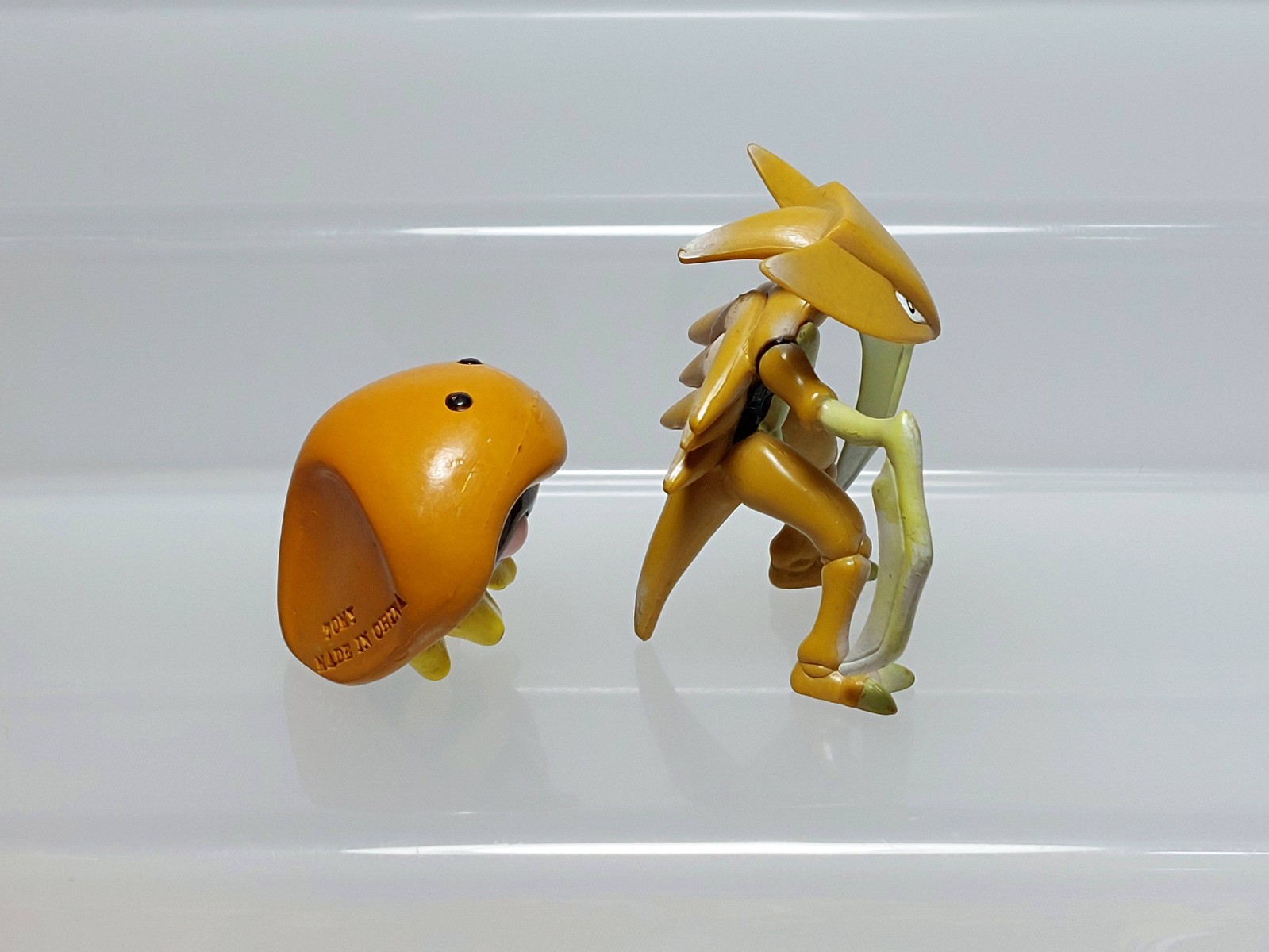 Kabuto Kabutops Pokemon Monster Collection Figure Tomy Japan C06 0.9-1.6in
