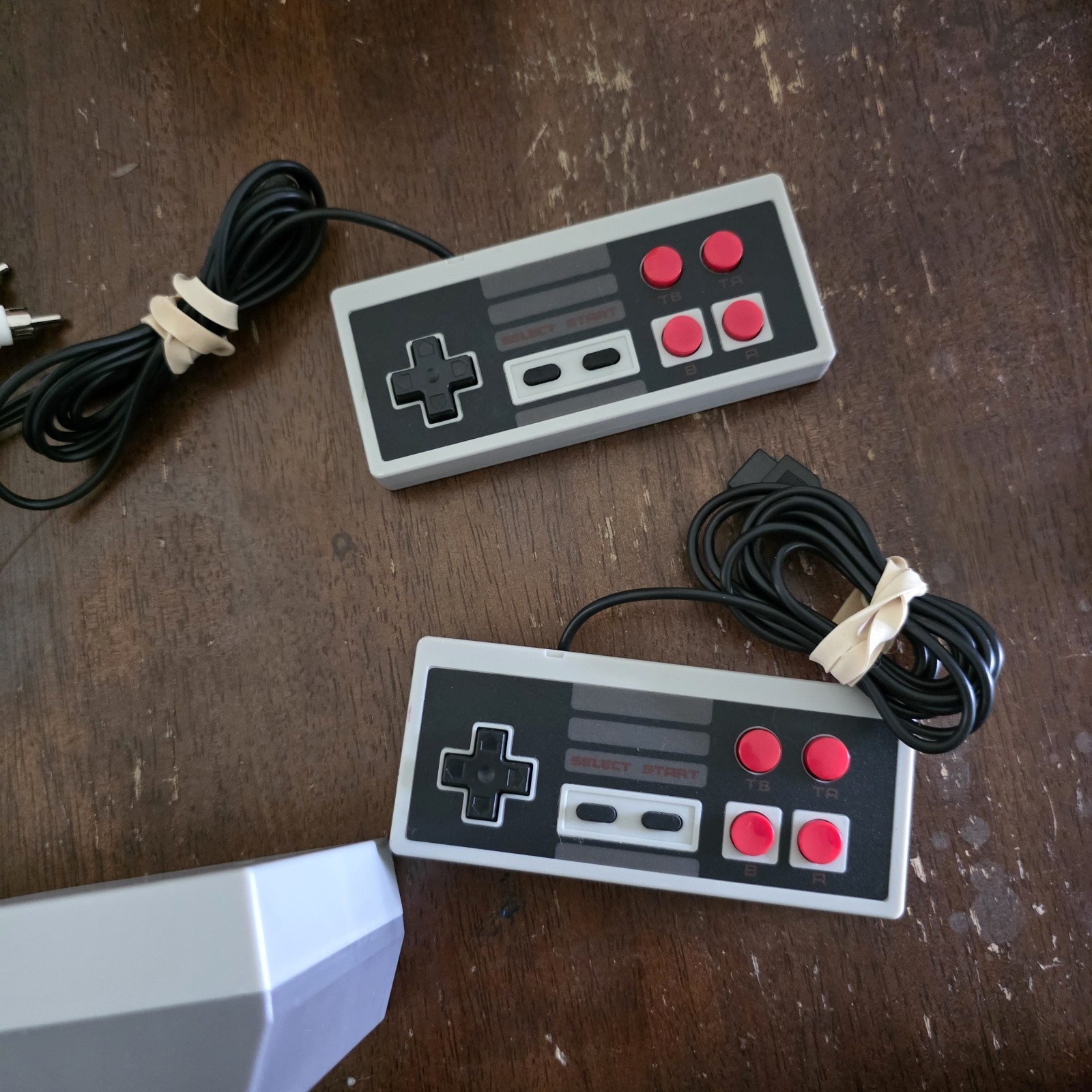 NES-Style Emulator Console w/ 30 Built-In Games + Controller – Plug & Play WORKS