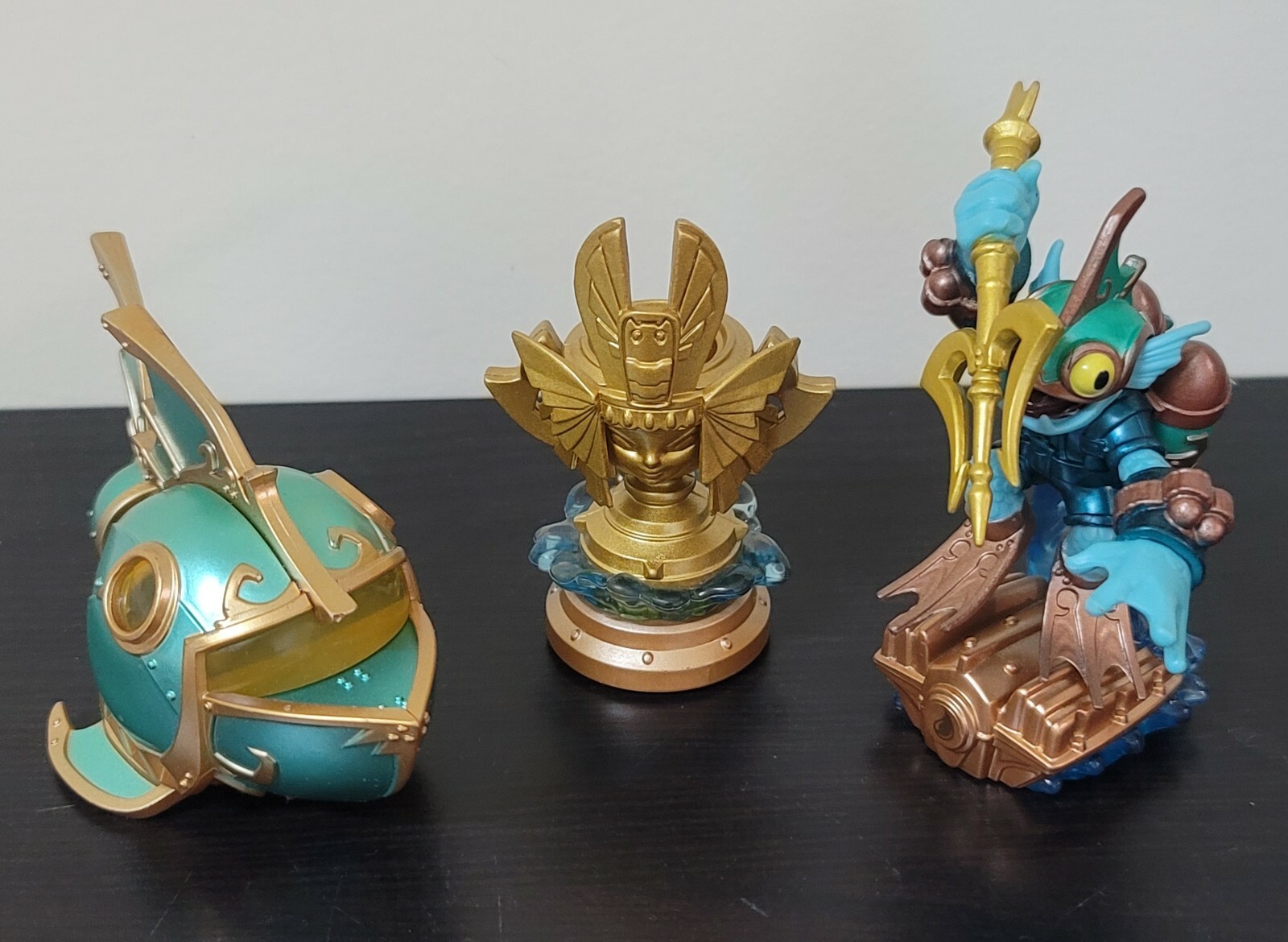 Skylanders SUPERCHARGERS Bundle: DEEP DIVE GILL GRUNT, REEF RIPPER, SEA TROPHY