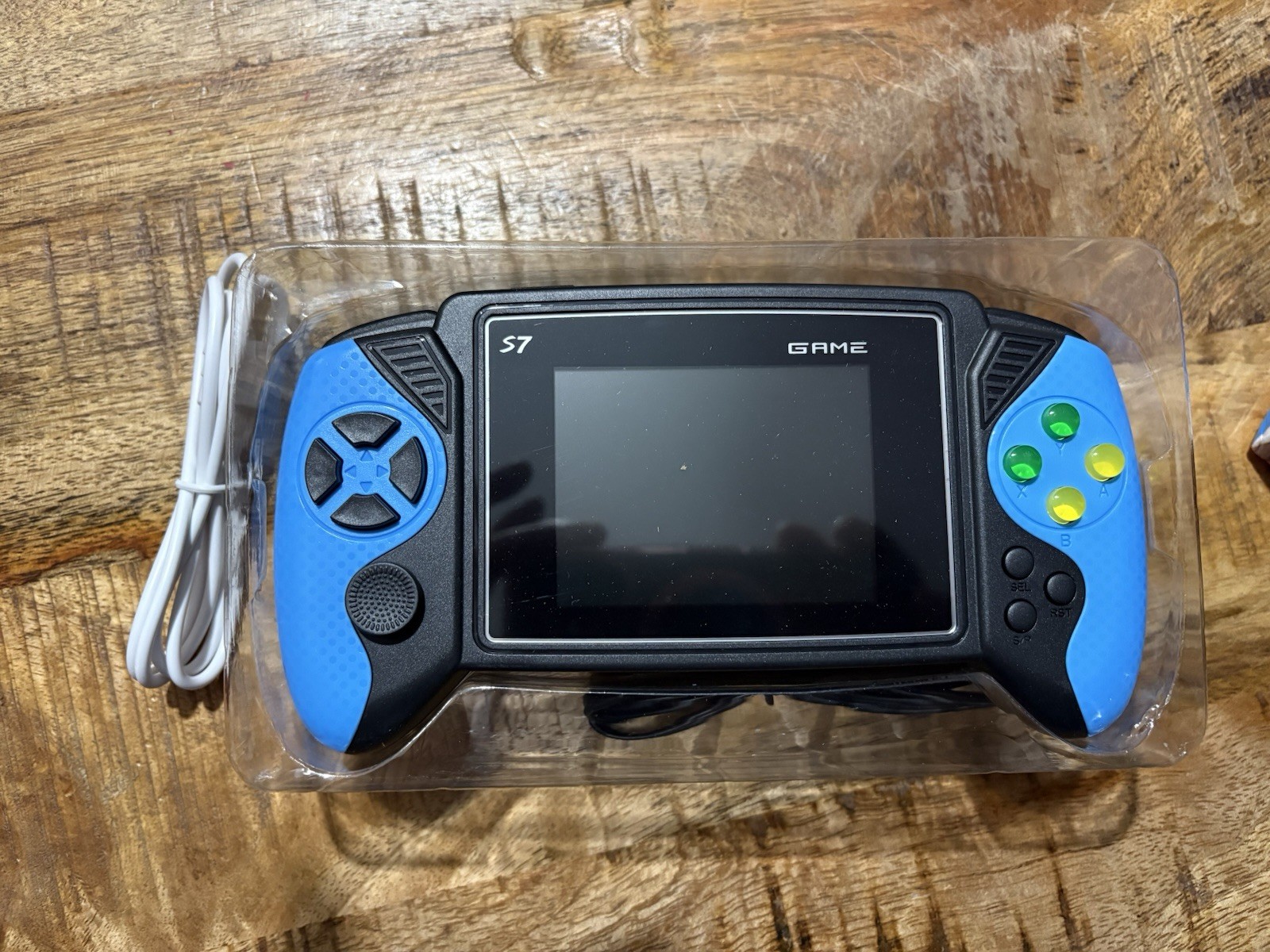 WOW X7M 500 in 1 3.5in Handheld System Red/Blue/Black HDMI Out 720p