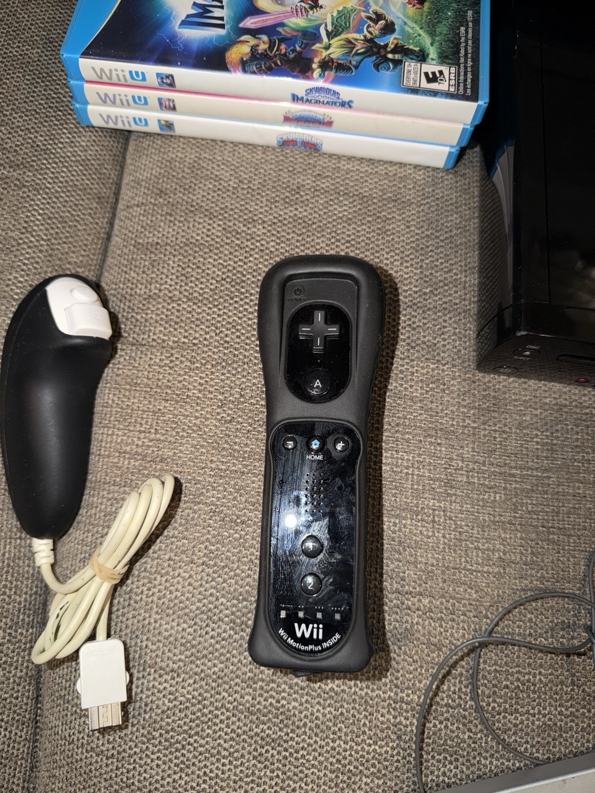 Wii U Console 32GB With Gamepad + Controller + 9 Games