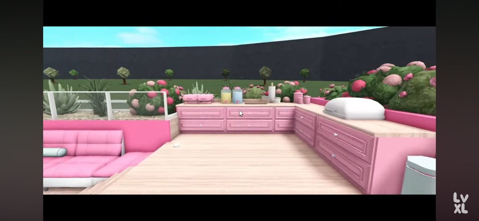 BLOXBURG MODERN BARBIE MANSION!FAST AND DETAILED BUILDER FOR CHEAP PRICE