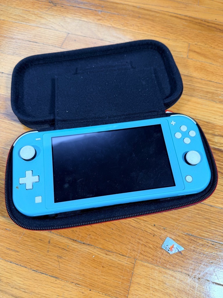 Nintendo Switch Lite Turquoise Blue w/ Carrying Case – Works Great