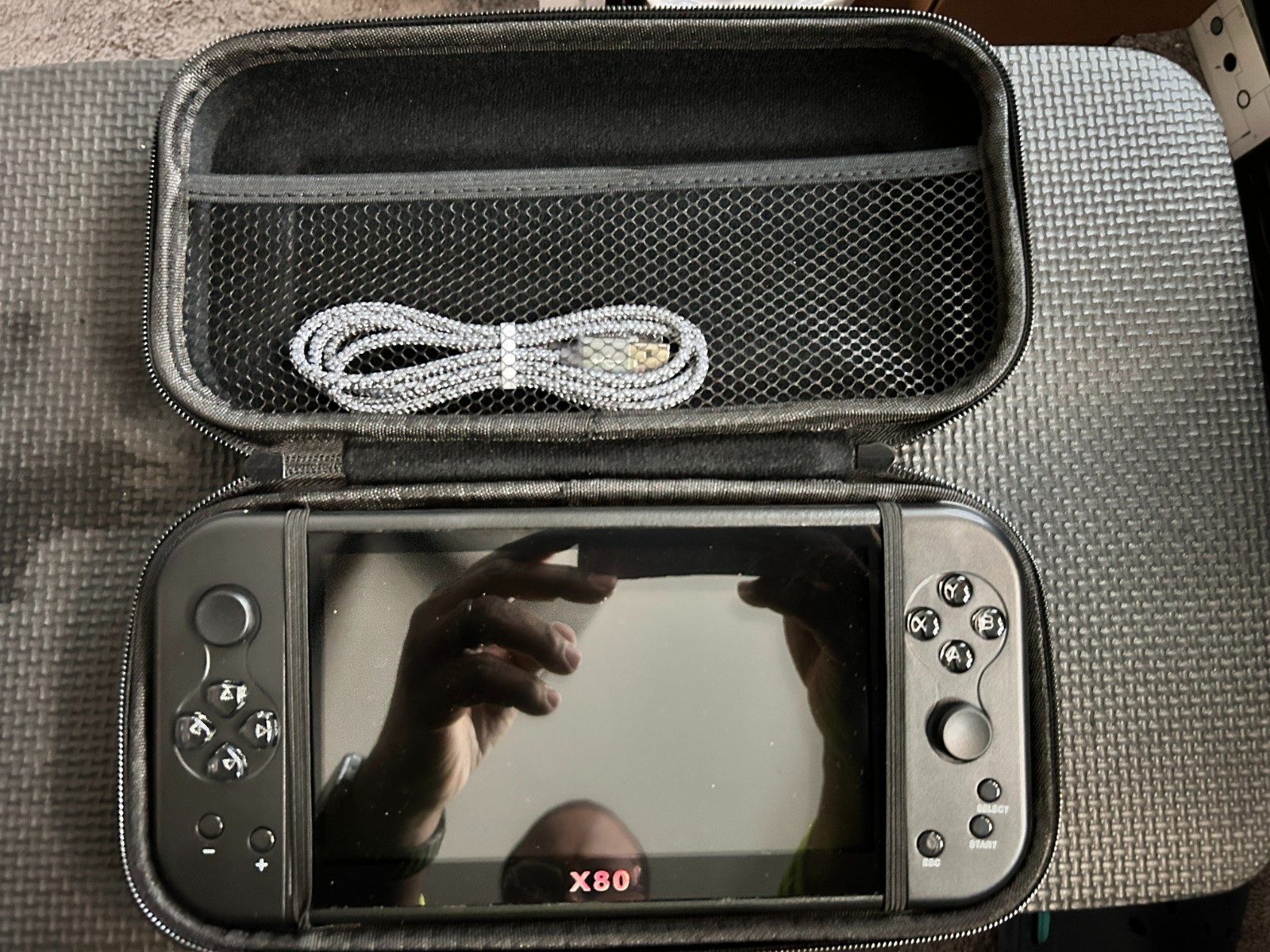 X80 GAMING HANDHELD (64GB GAME CARD) FREE BT EAR BUDS (GXRG)