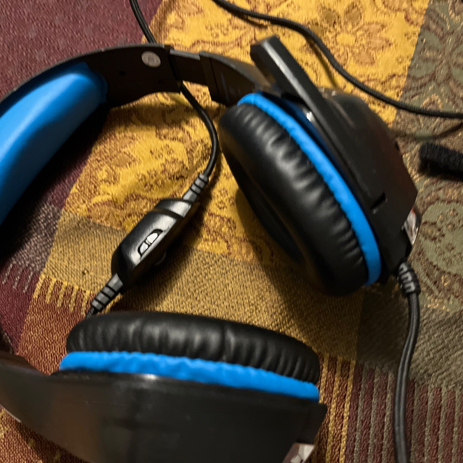 Beexcellent GM-1 Gaming Headset with Surround Sound & Noise-Isolation Microphone