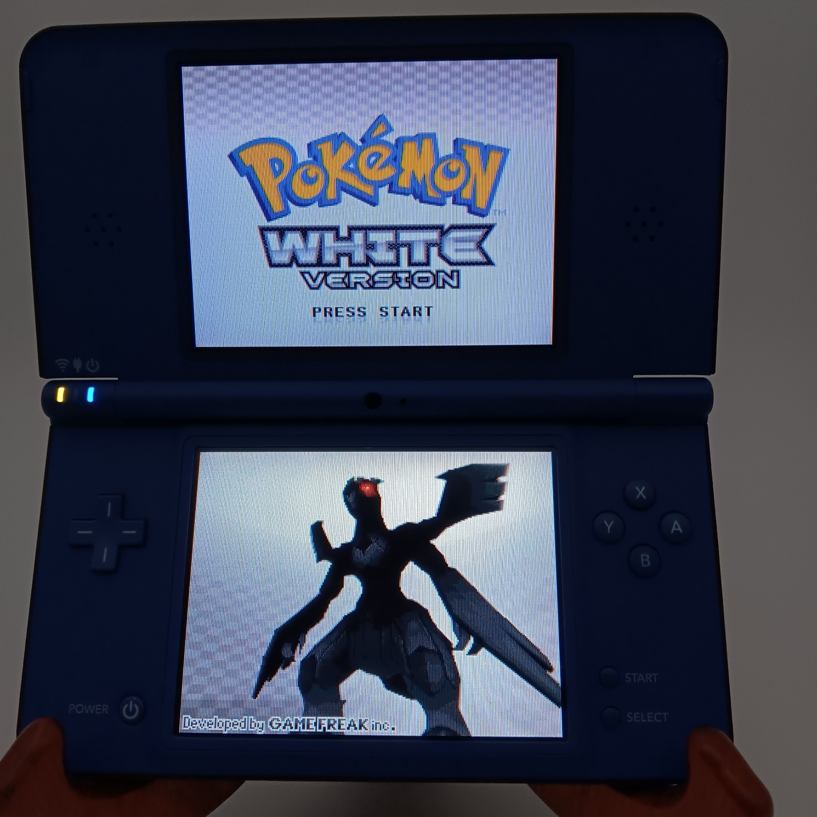 Pokemon: Black Version & White Version (Nintendo DS 2011) Authentic Tested