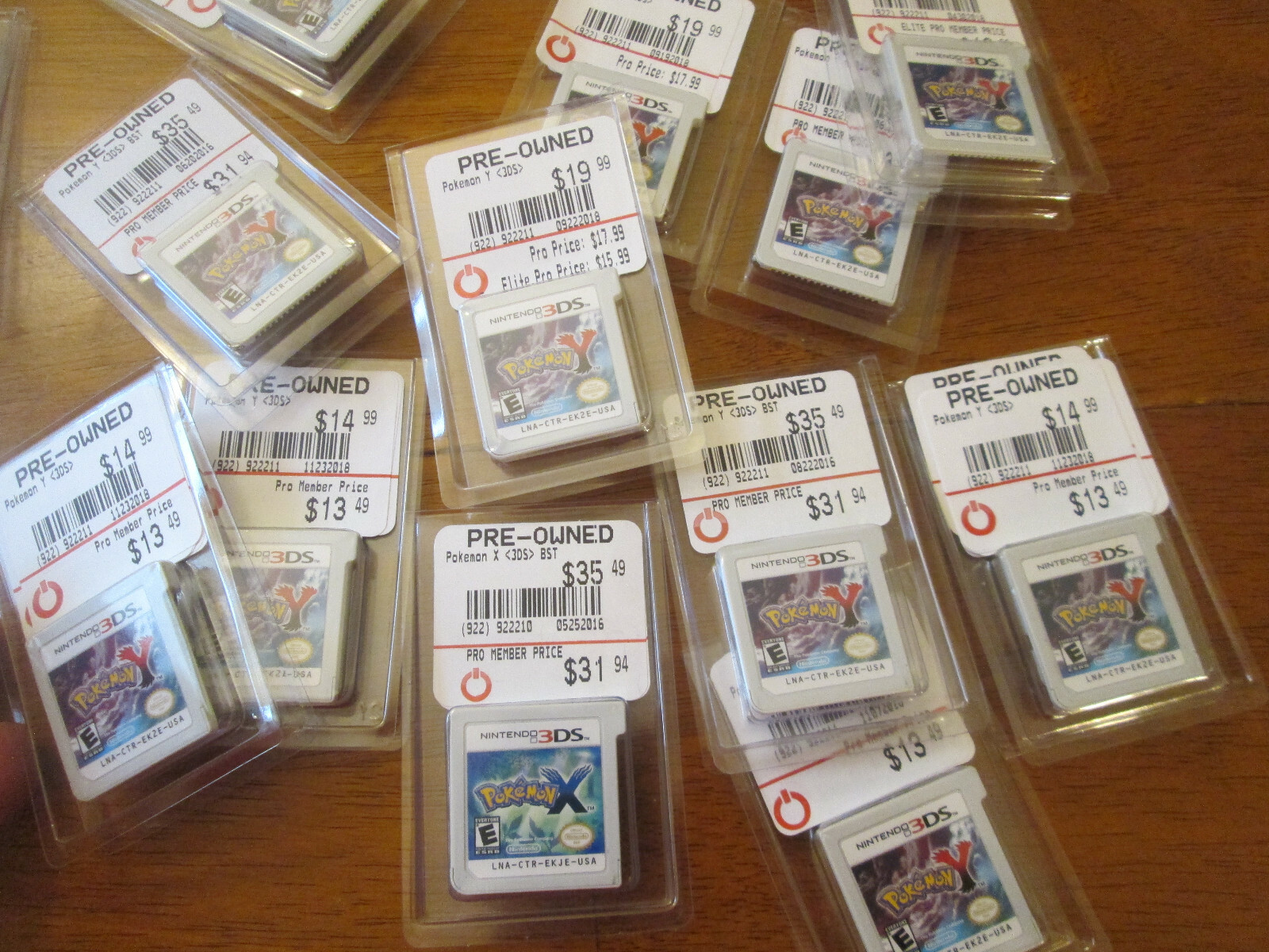Pokemon X & Y Nintendo 3DS LOT SET AUTHENTIC ONLY CARTRIDGE WORKS PERFECTLY