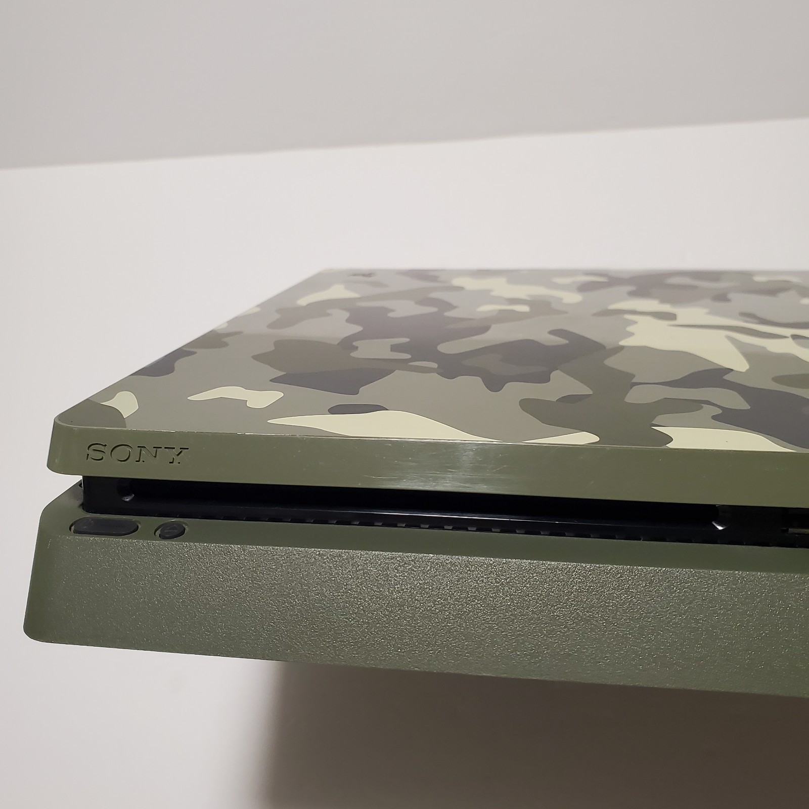 PS4 Slim Call of Duty: WWII Limited Edition 1TB Green Camouflage – Console Only
