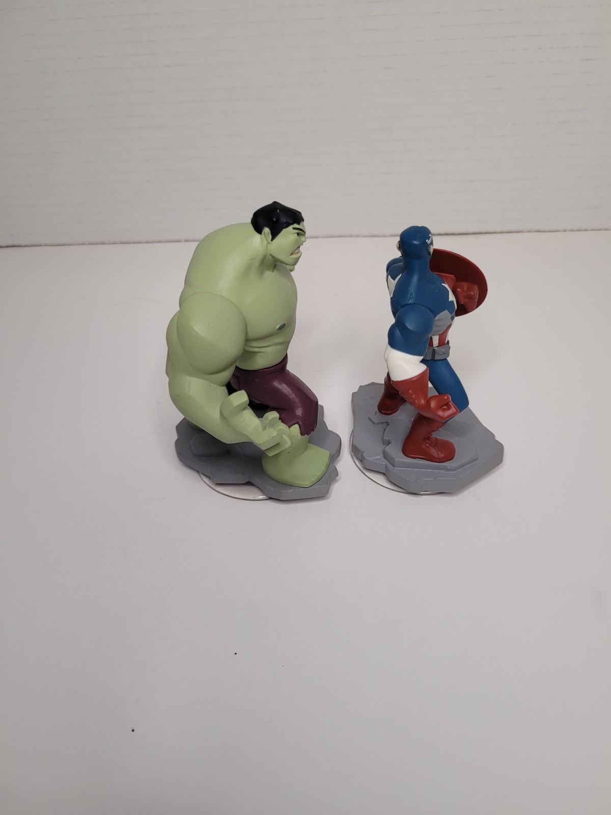 Disney Marvel Captain America and Incredible Hulk Infinity 2.0 Pieces